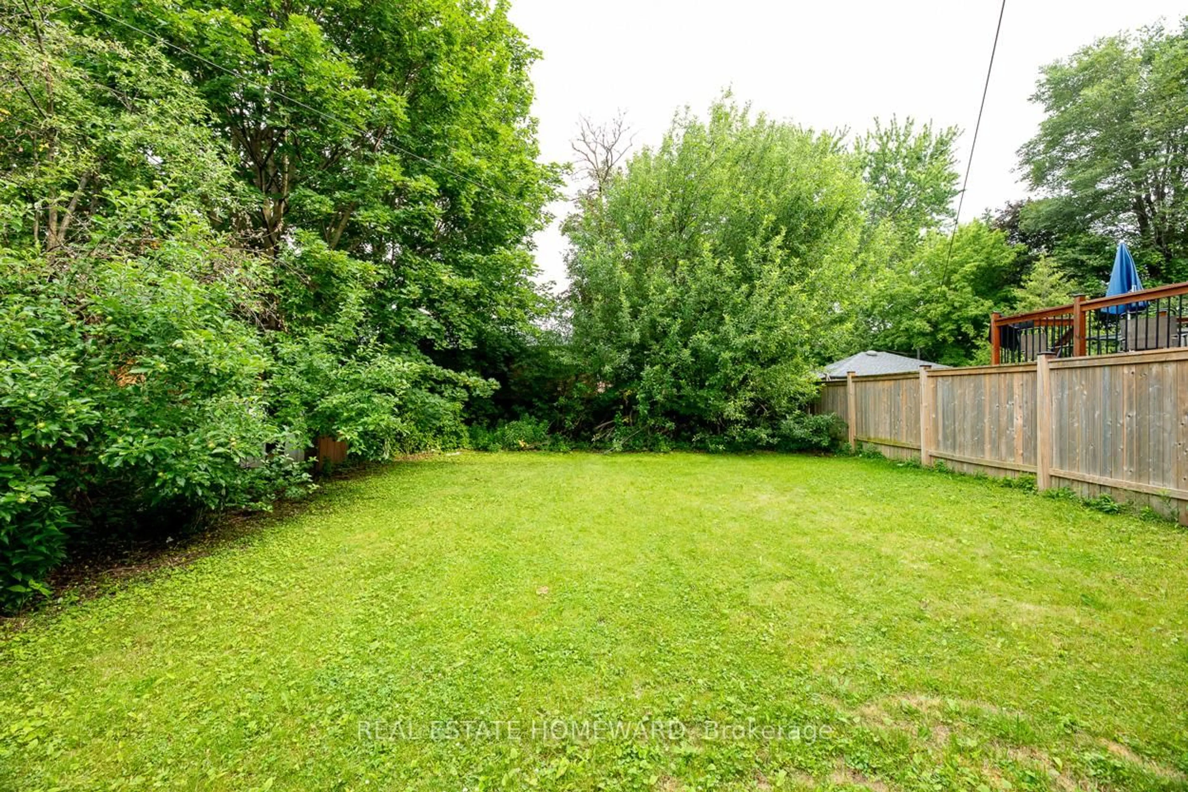 A pic from outside/outdoor area/front of a property/back of a property/a pic from drone, forest/trees view for 45 Park St, Toronto Ontario M1N 2N4