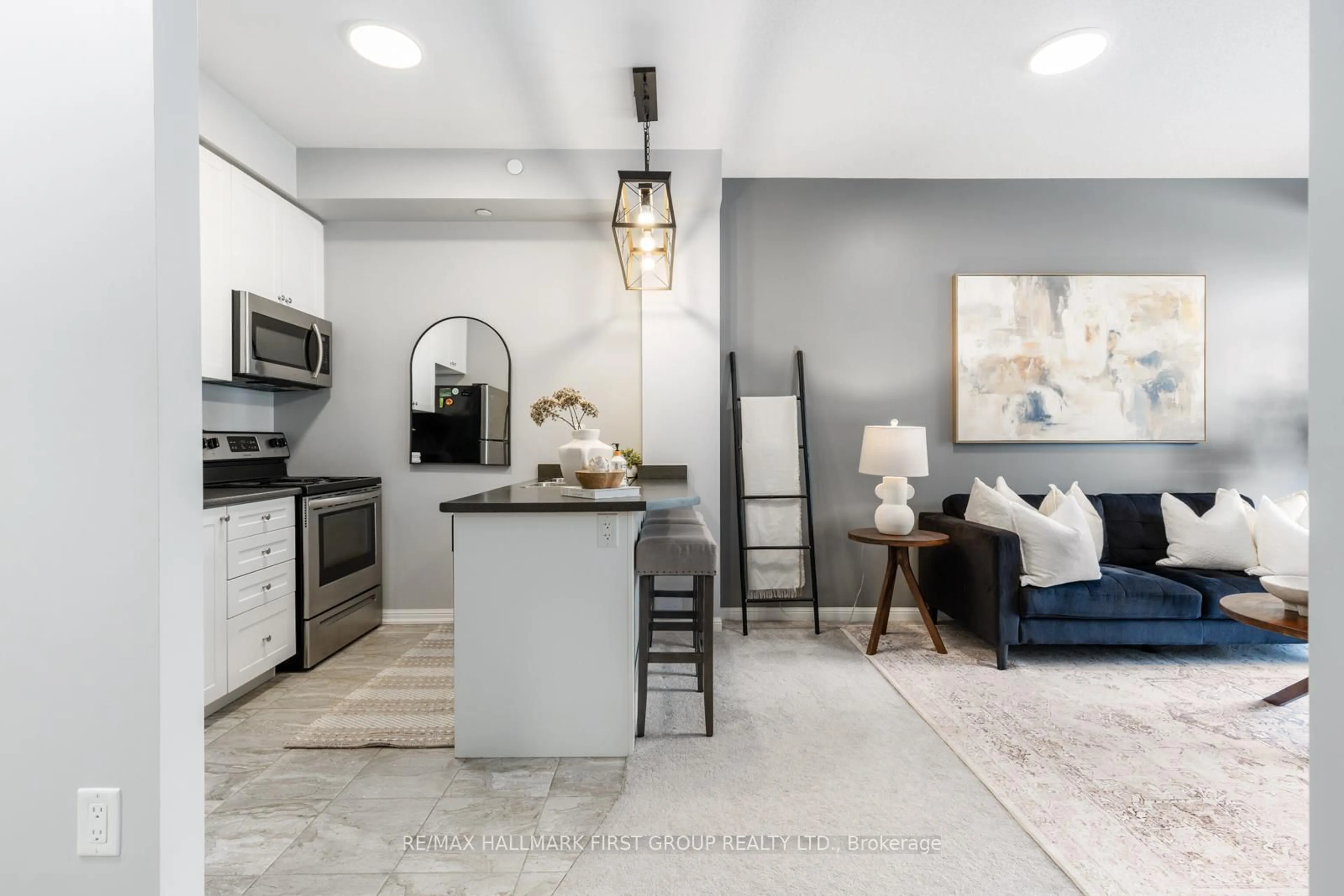 Open concept kitchen, ceramic/tile floor for 80 Aspen Springs Dr #113, Clarington Ontario L1C 4Y2