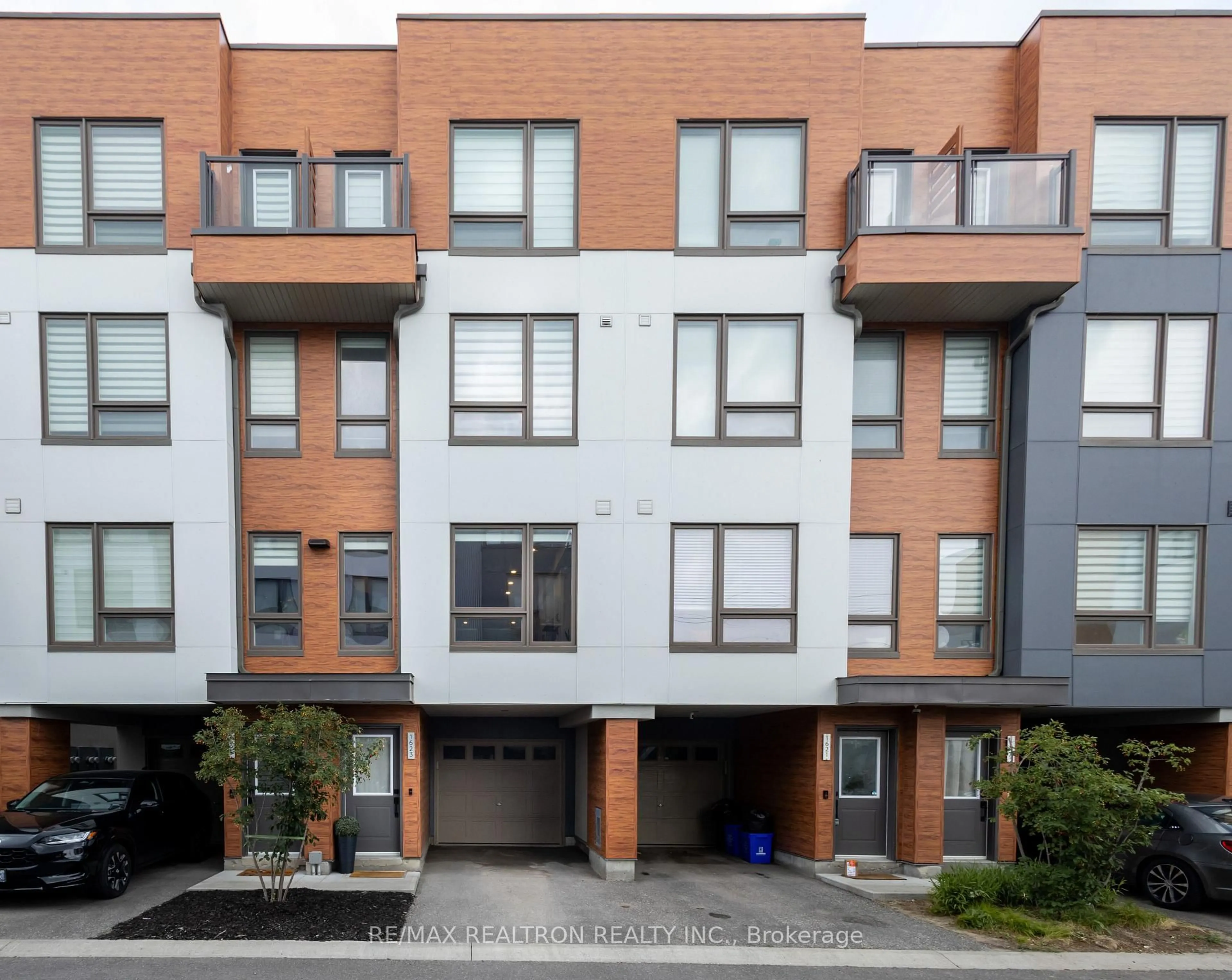 Home with brick exterior material, street for 1623 Pleasure Valley Path, Oshawa Ontario L1G 0E3