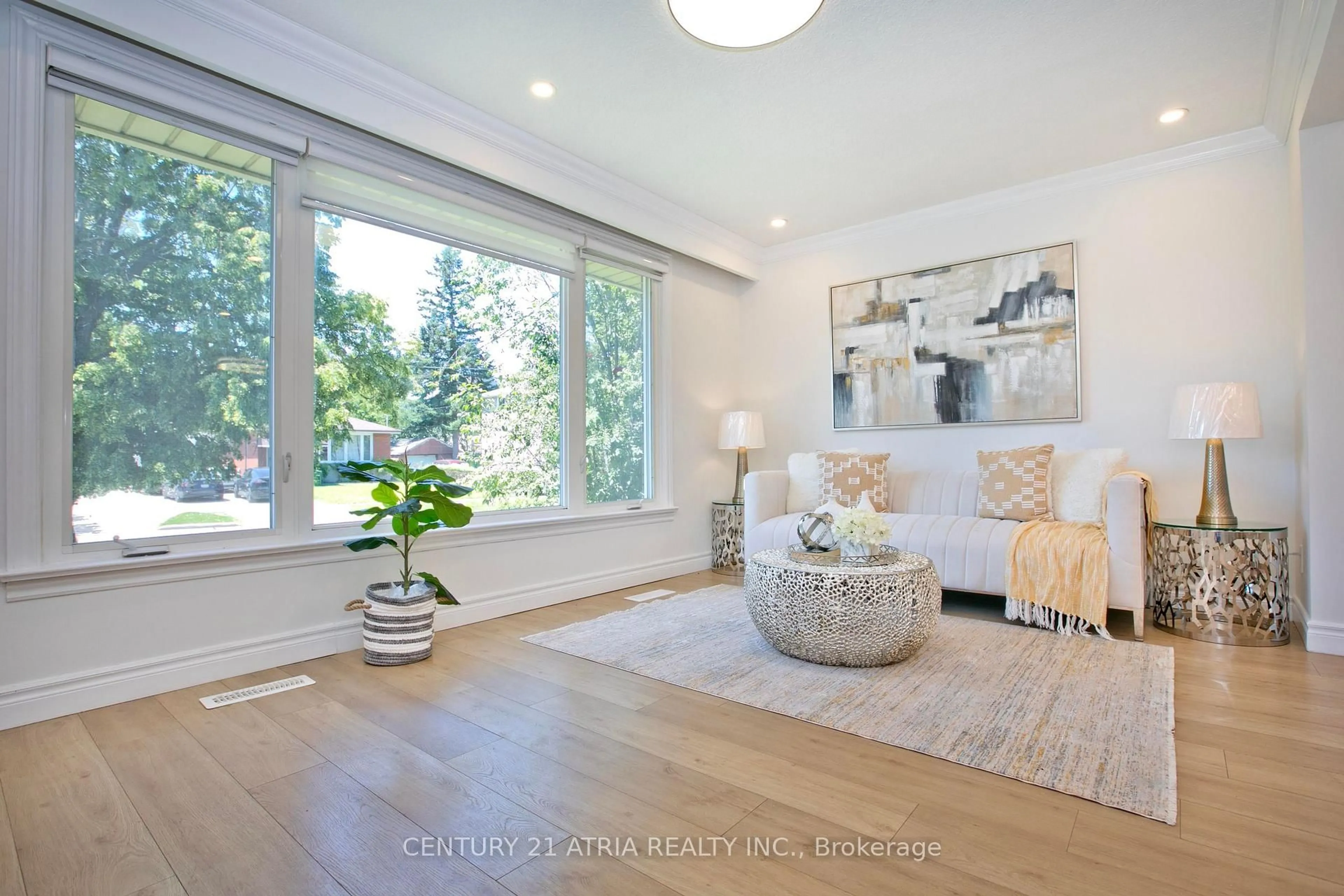 Living room with furniture, wood/laminate floor for 53 Bergen Rd, Toronto Ontario M1P 1S1