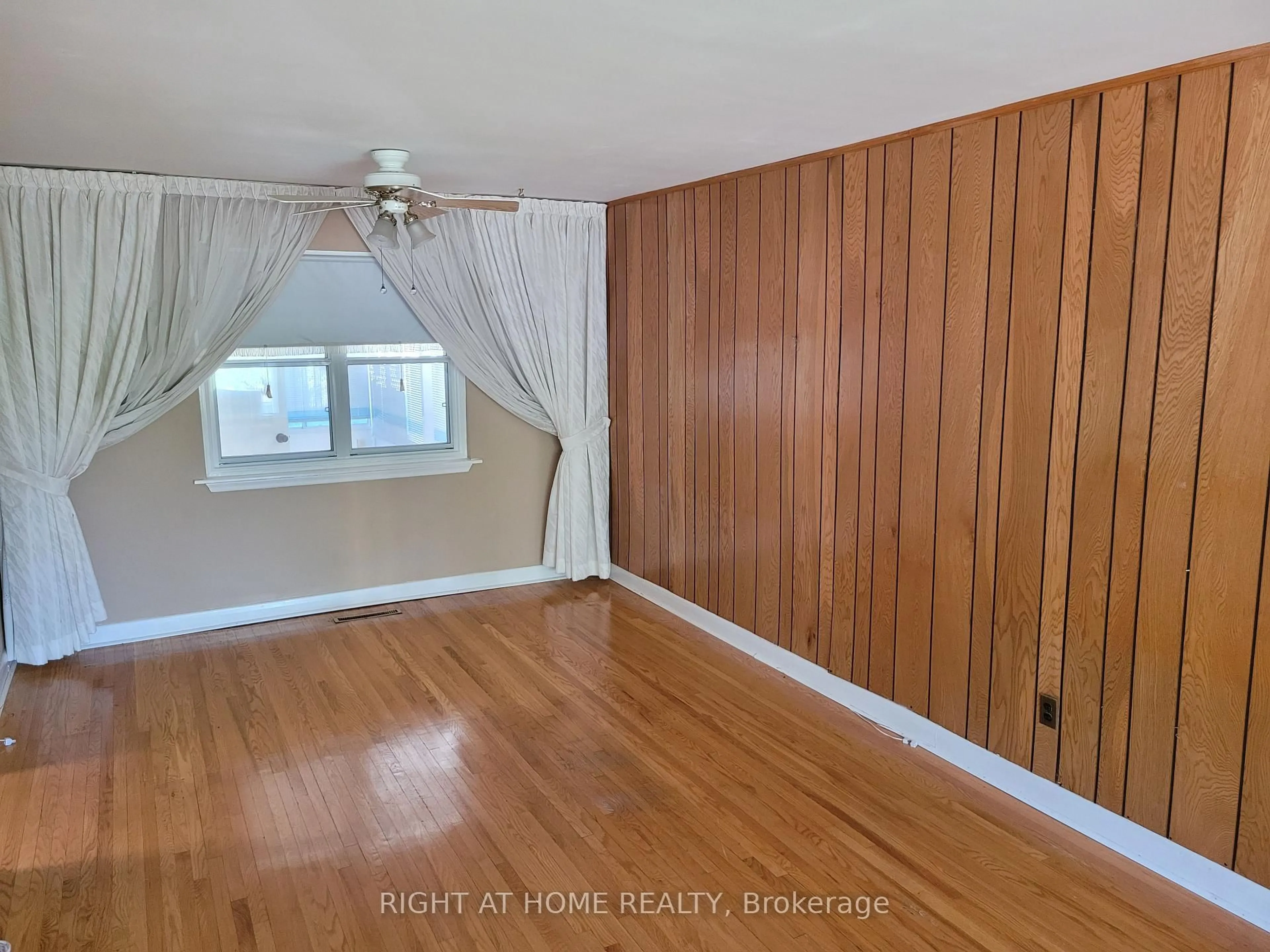 A pic of a room for 42 Bonniewood Rd, Toronto Ontario M1K 2M1