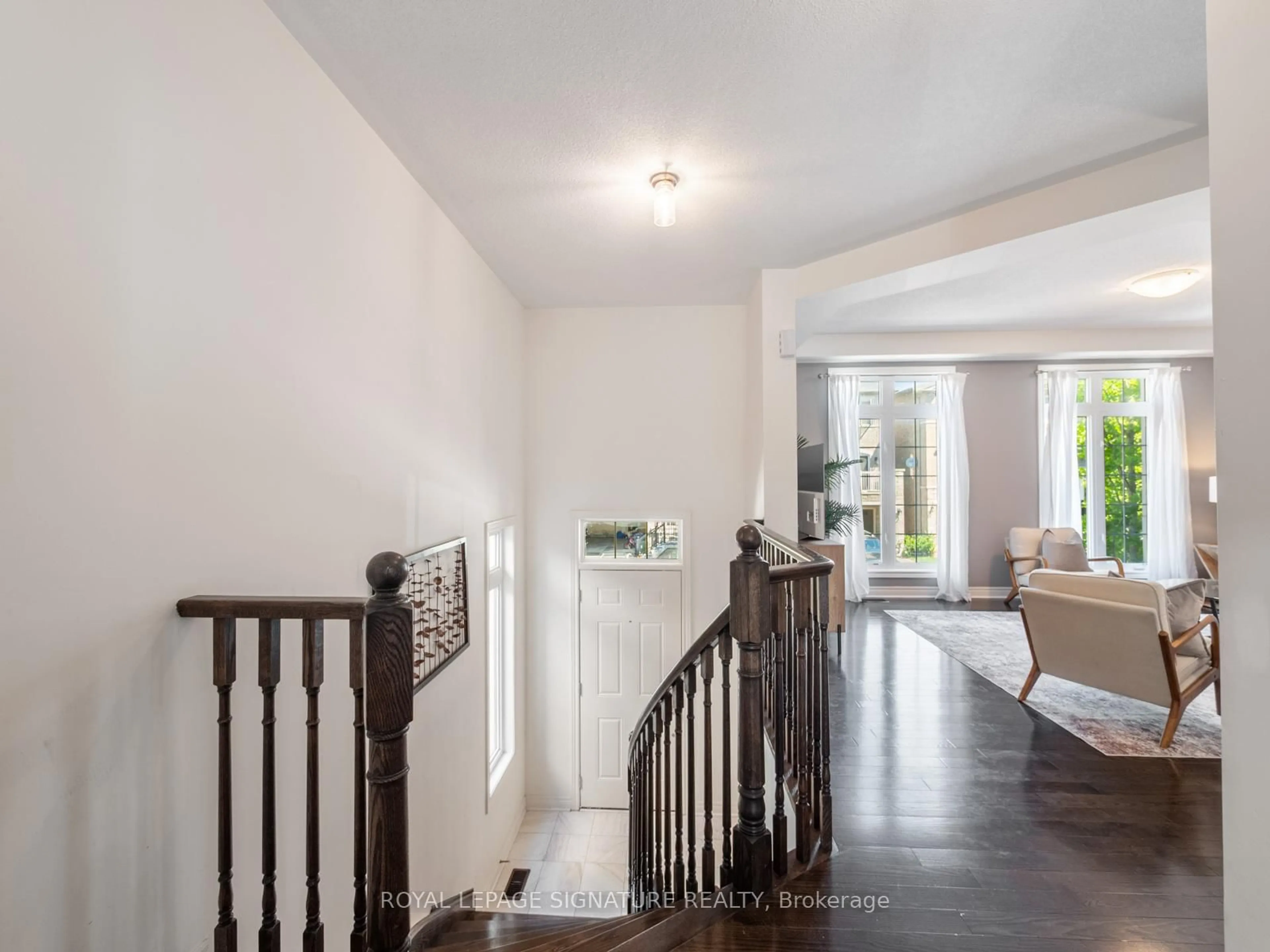 Indoor entryway for 9 Mastwood Cres, Toronto Ontario M1C 0B3
