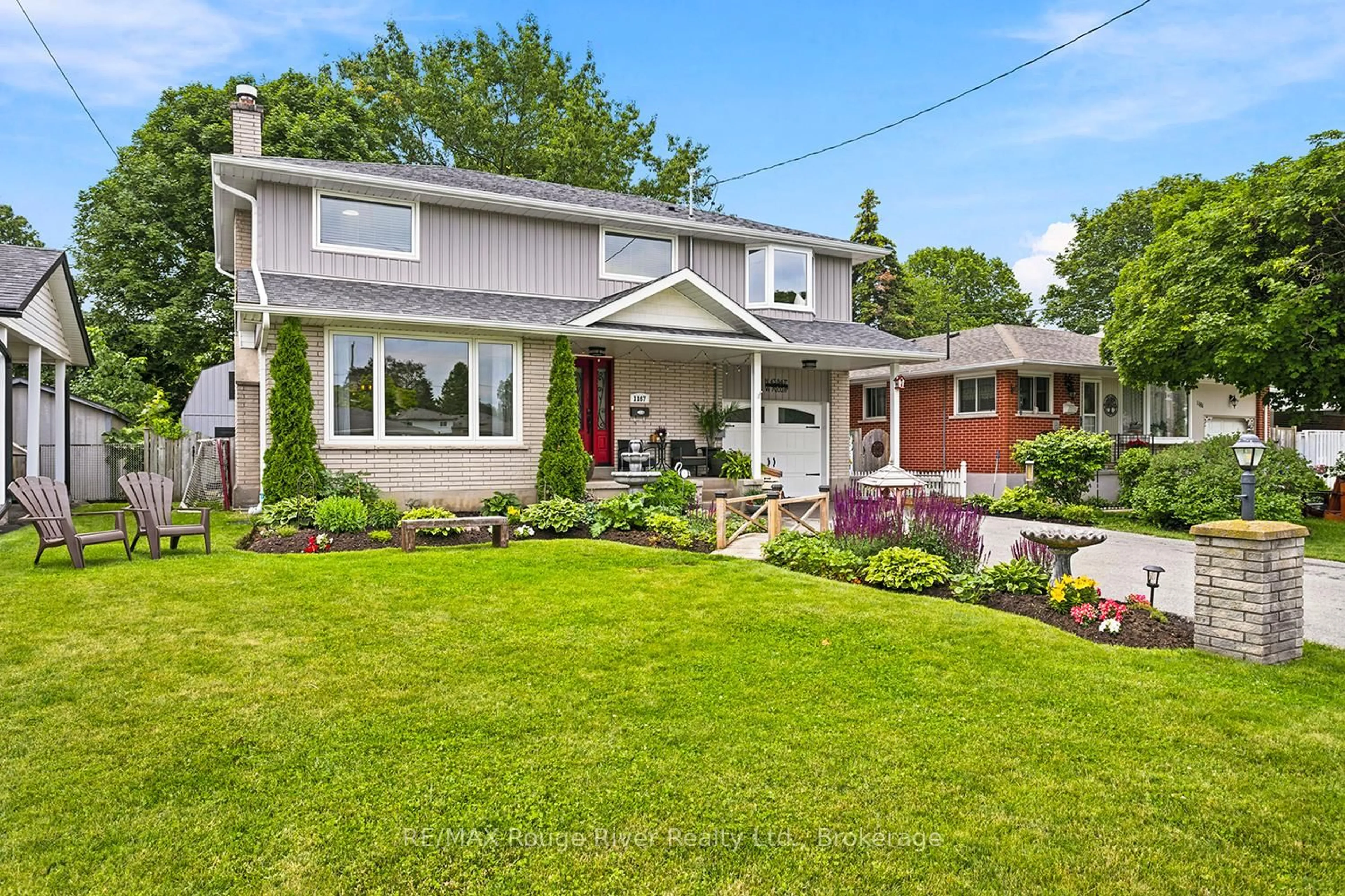 Home with vinyl exterior material, street for 1187 Wakefield Cres, Oshawa Ontario L1H 1W1