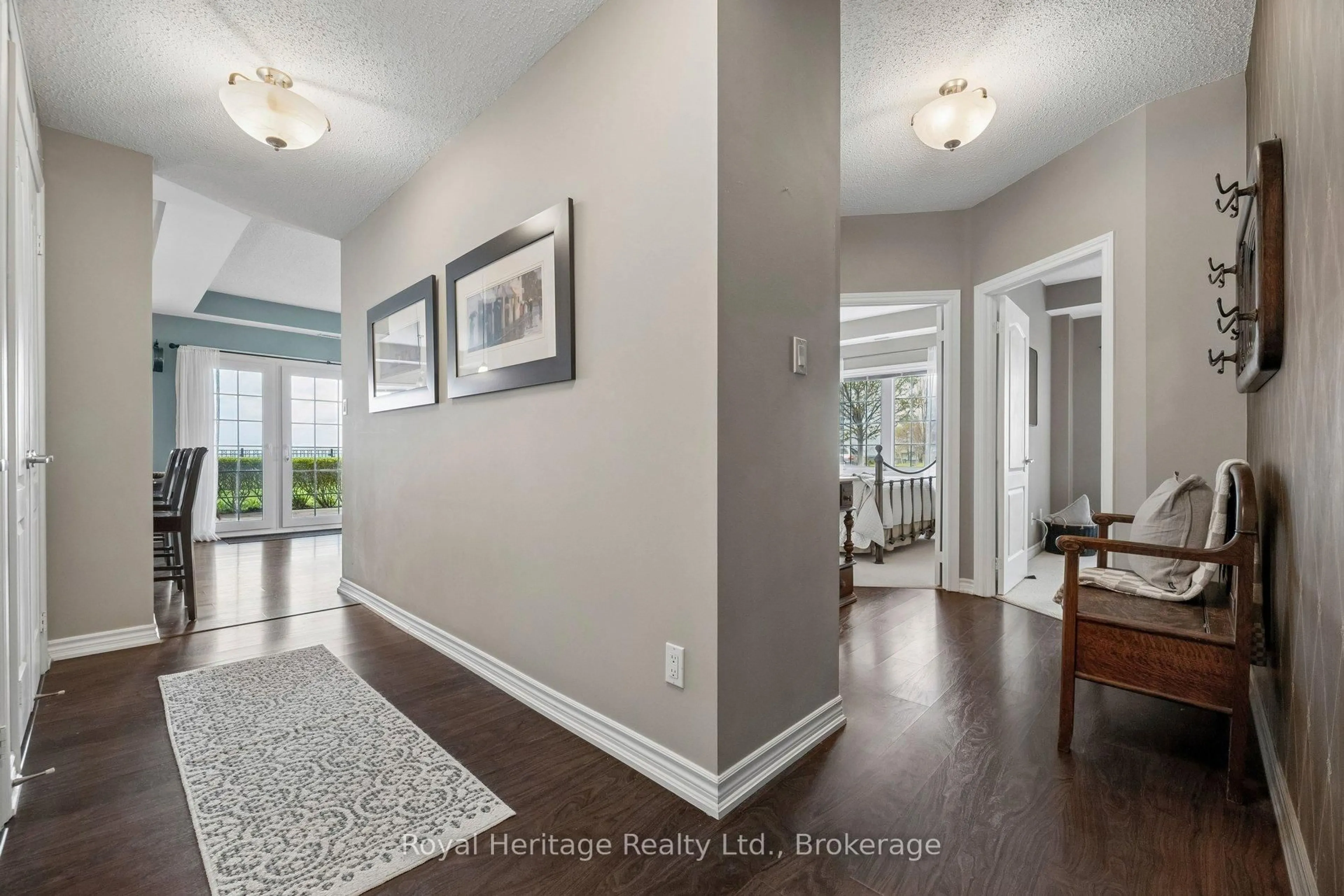 Indoor entryway for 385 Lakebreeze Dr #101, Clarington Ontario L1B 1P5