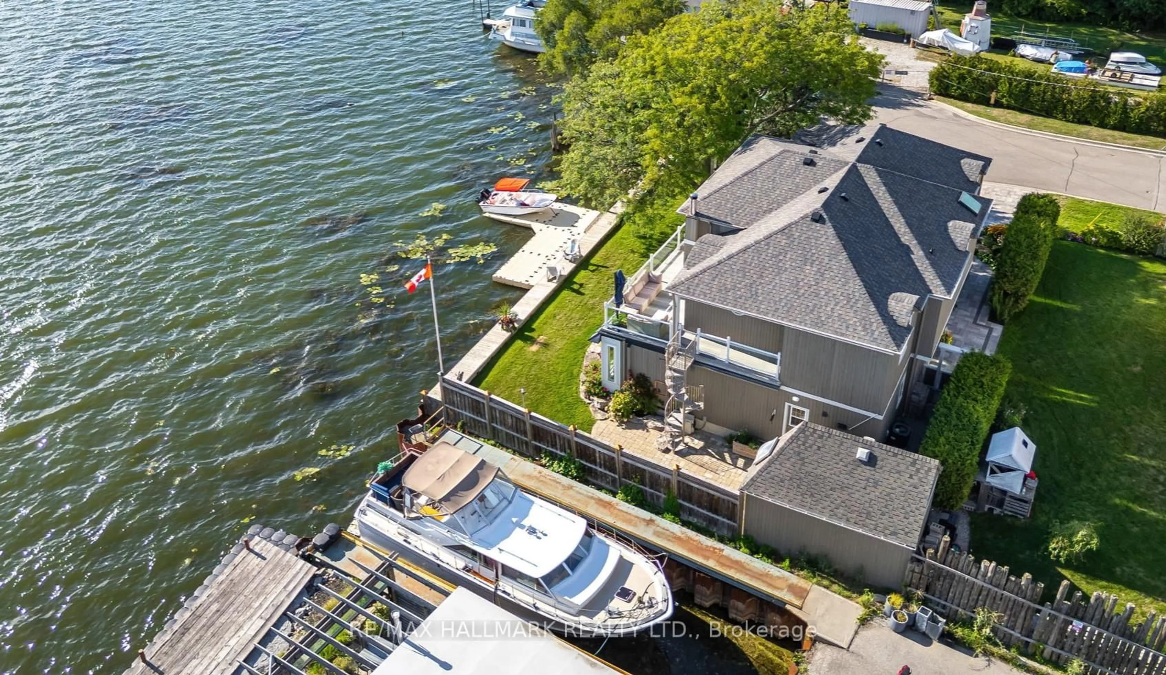A pic from outside/outdoor area/front of a property/back of a property/a pic from drone, water/lake/river/ocean view for 1275 Wharf St, Pickering Ontario L1W 1A2