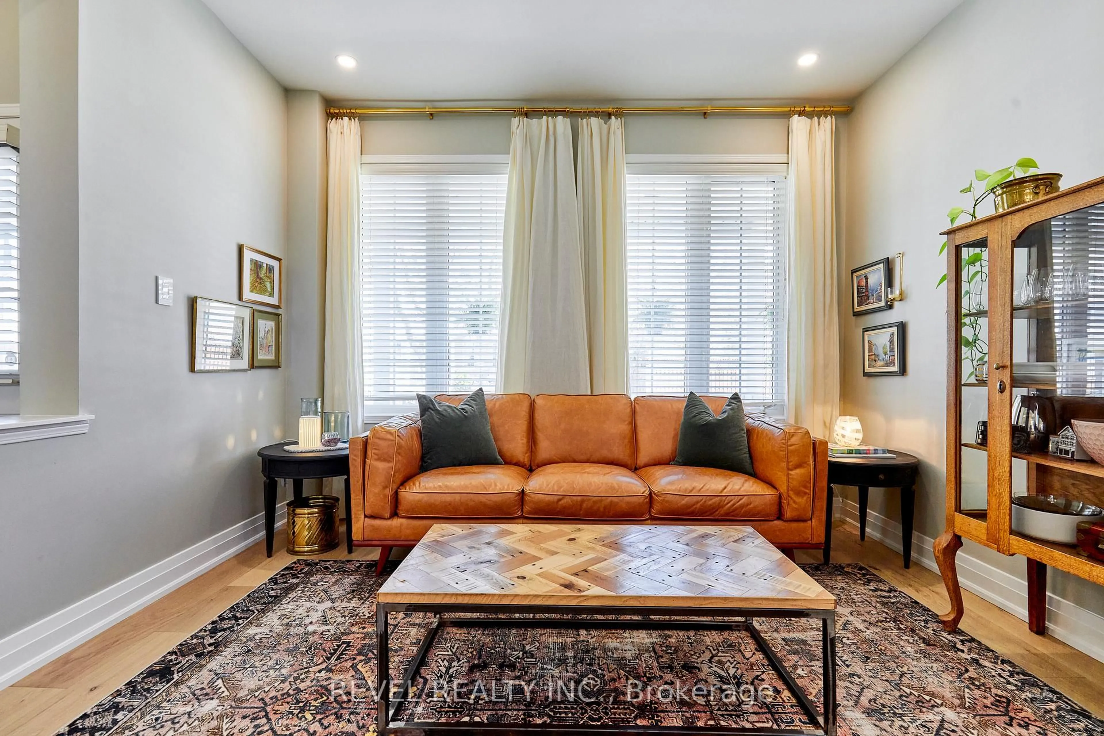 Living room with furniture, unknown for 21 Parish Ave, Ajax Ontario L1Z 1N2