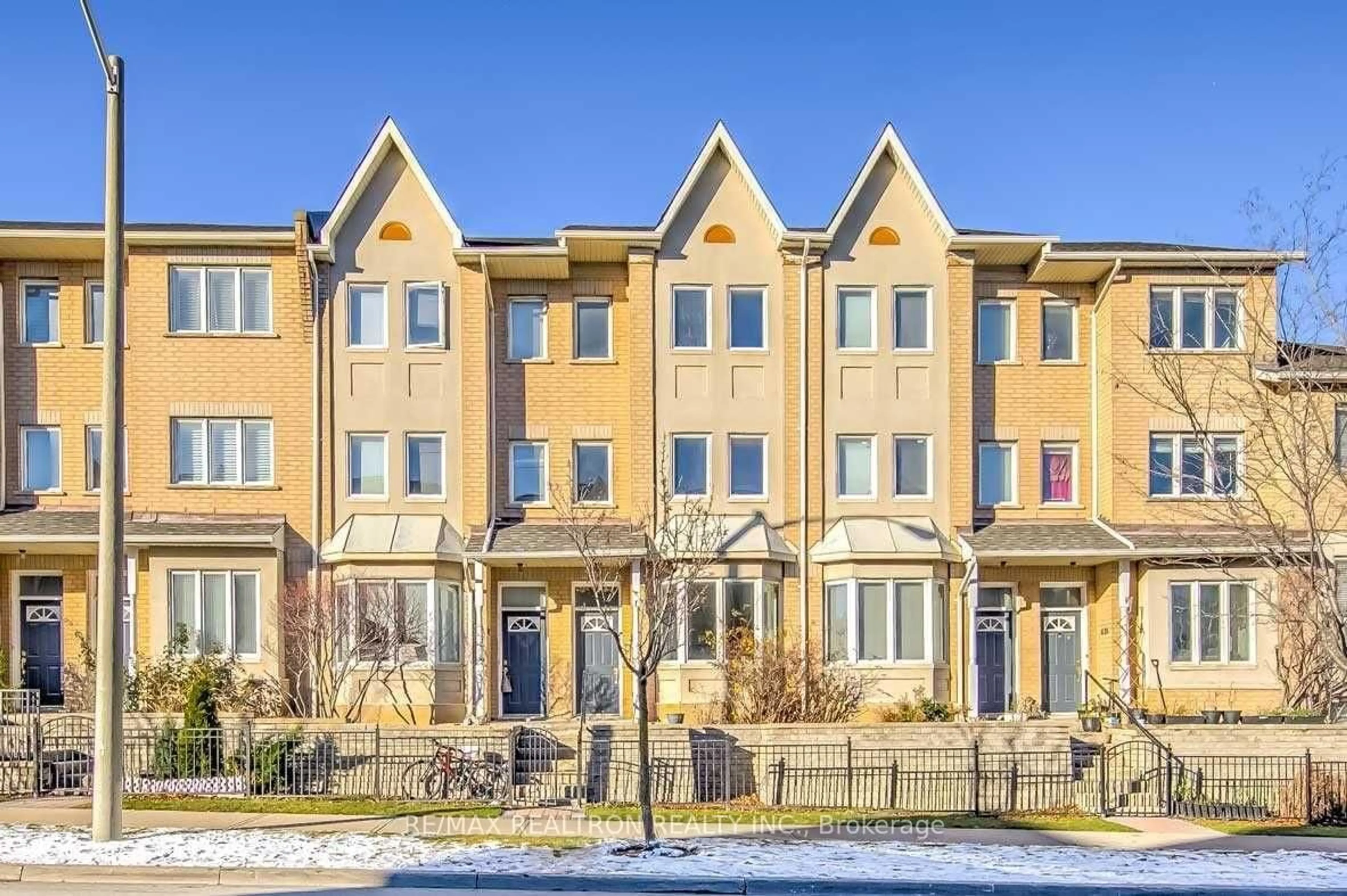 Unknown for 28 Rosebank Dr #612, Toronto Ontario M1B 5Z1