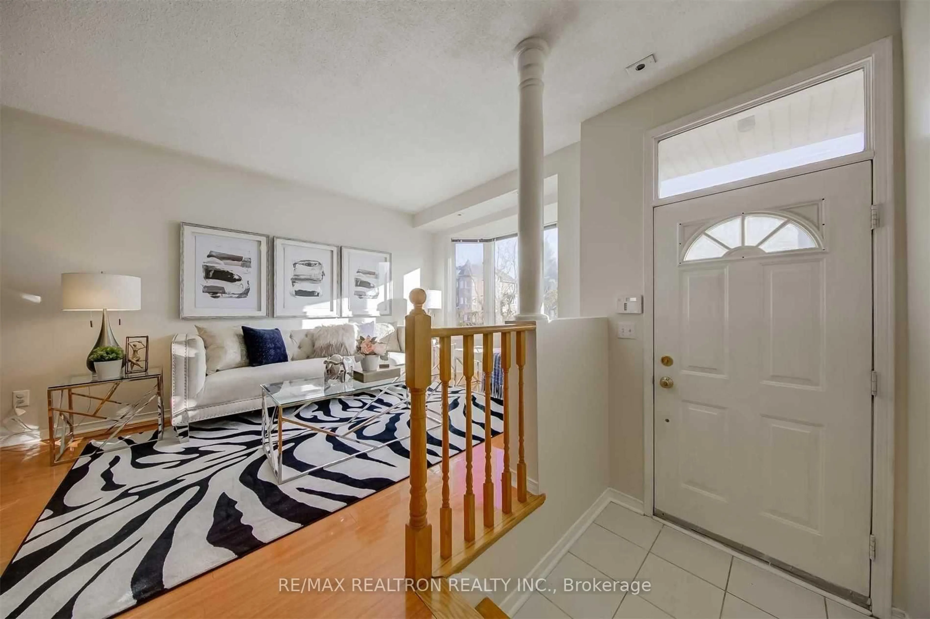 Indoor entryway for 28 Rosebank Dr #612, Toronto Ontario M1B 5Z1