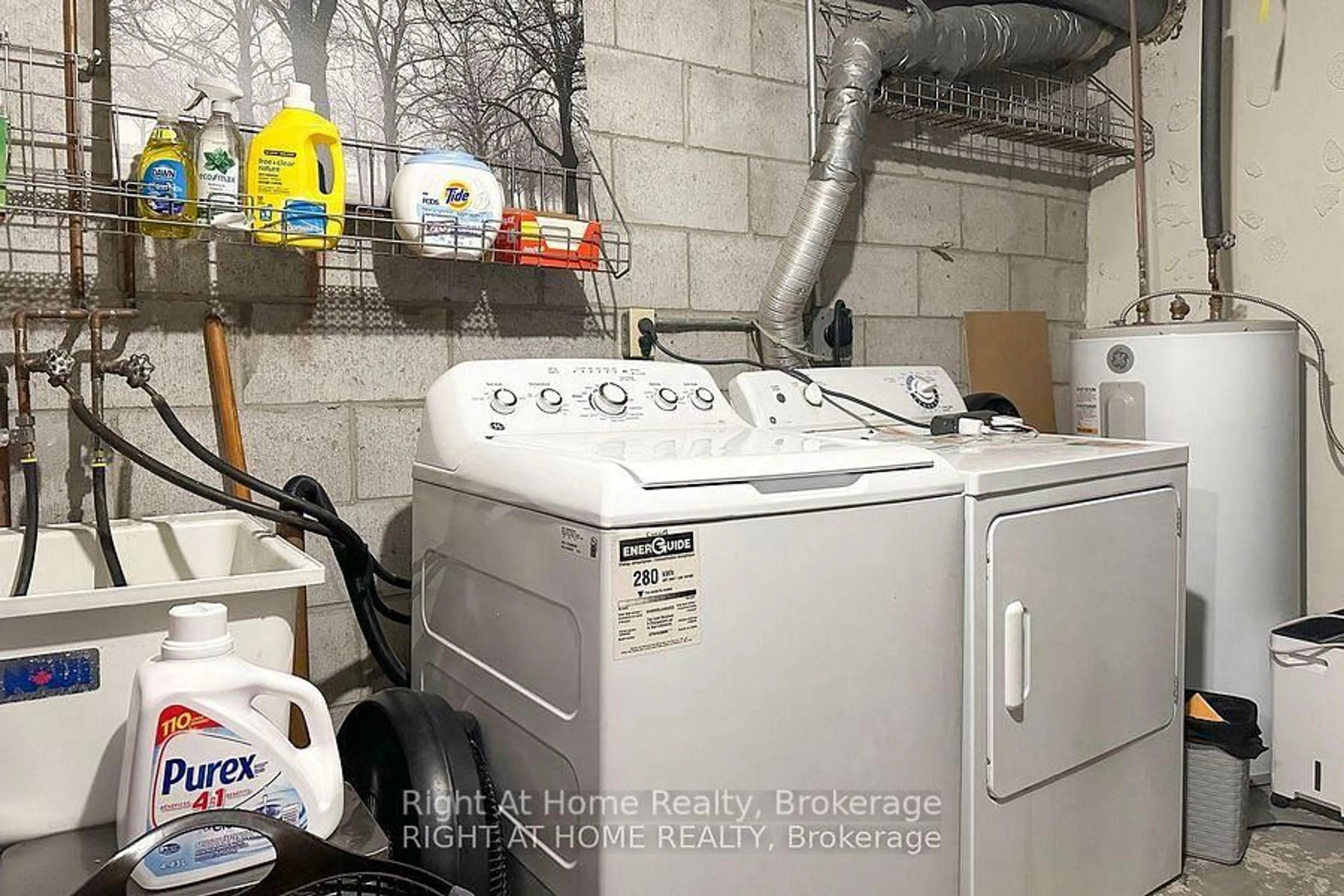 Laundry room for 53 Taunton Rd #79, Oshawa Ontario L1G 3T6