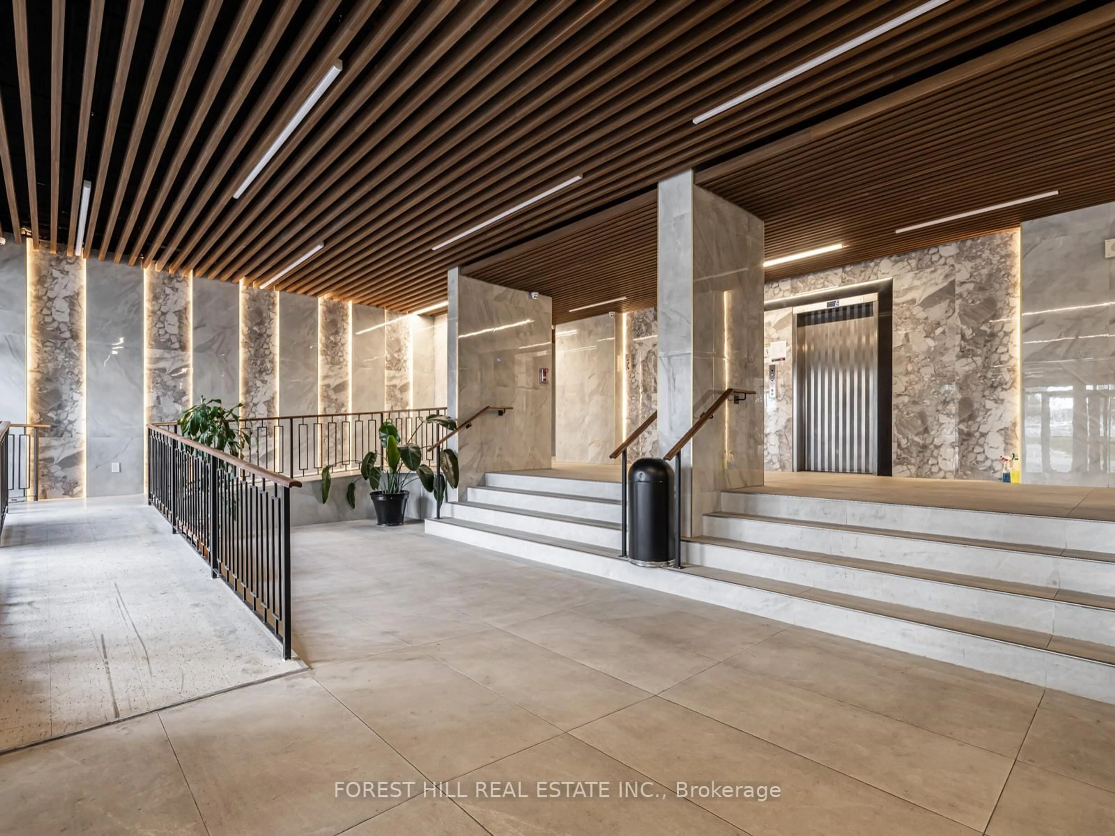 Indoor foyer for 4101 Sheppard Ave #1104, Toronto Ontario M1S 3H3