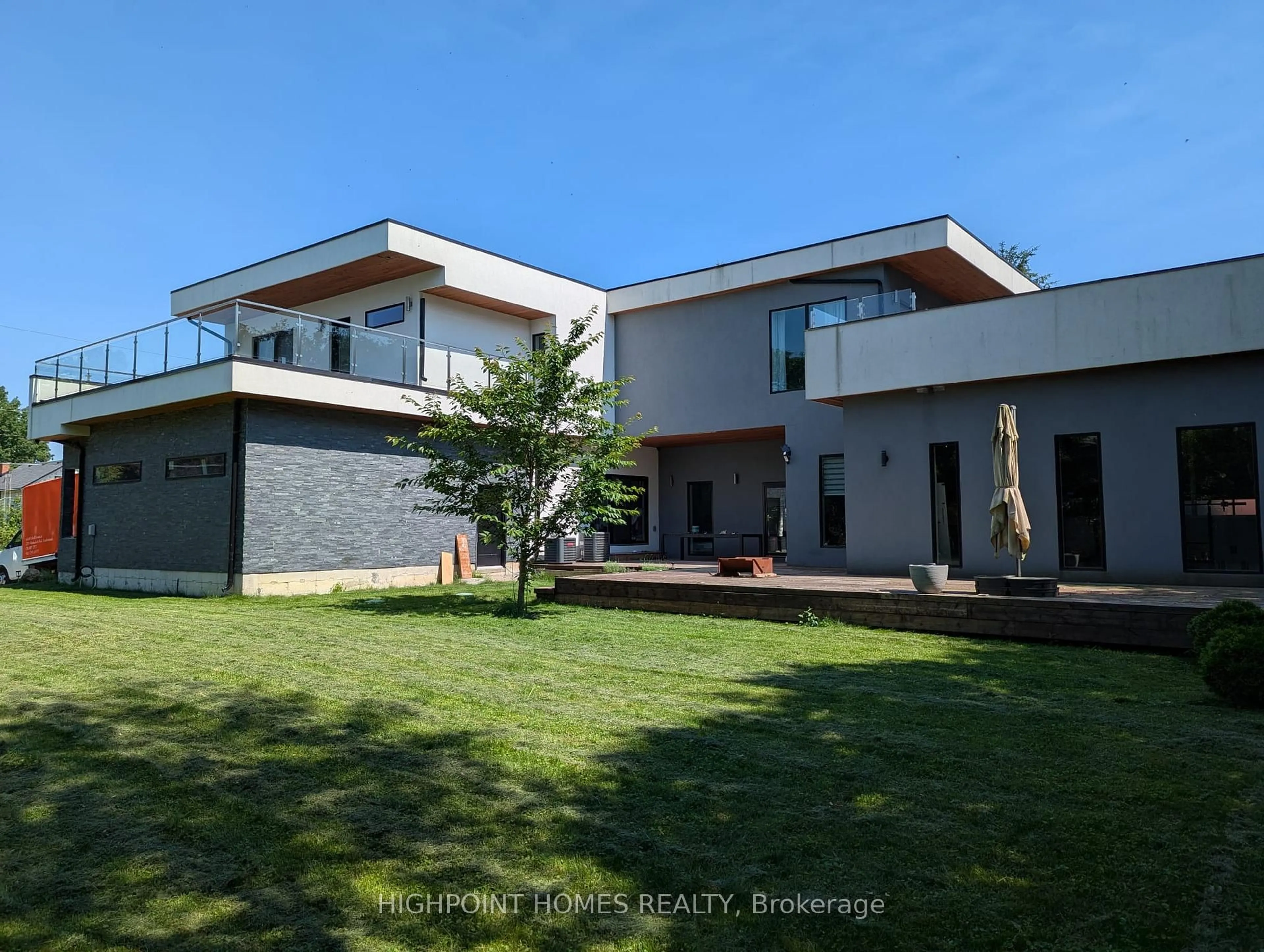 A pic from outside/outdoor area/front of a property/back of a property/a pic from drone, unknown for 5010 Barber St, Pickering Ontario L1Y 1B4