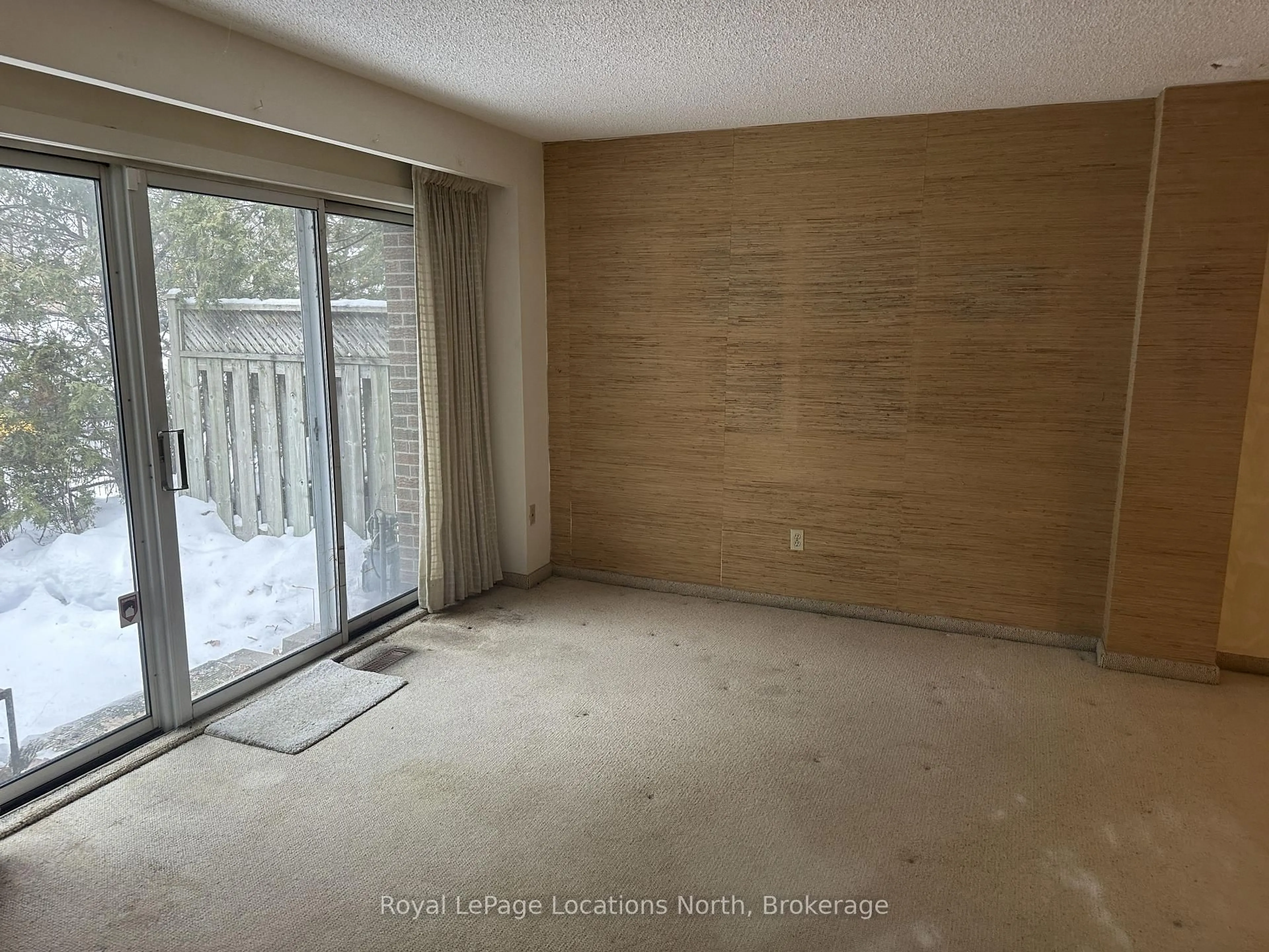 A pic of a room for 431 Military Tr #4, Toronto Ontario M1E 4E8