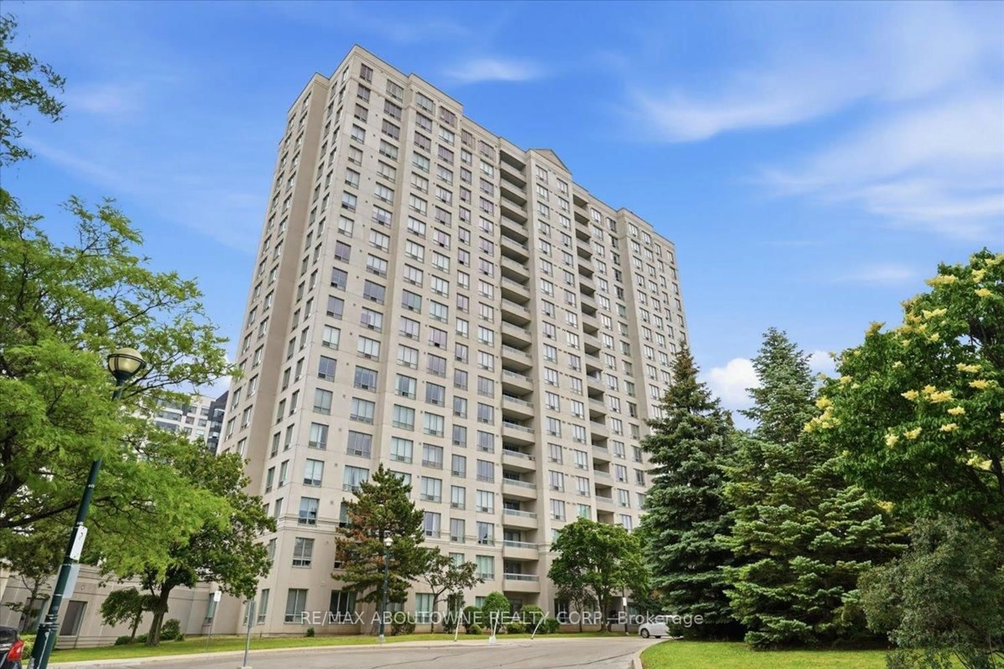 Patio, building for 5039 Finch Ave #108, Toronto Ontario M1S 5L6