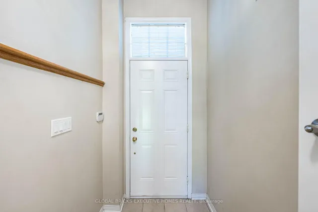 124 Conn Smythe Dr, Toronto 5