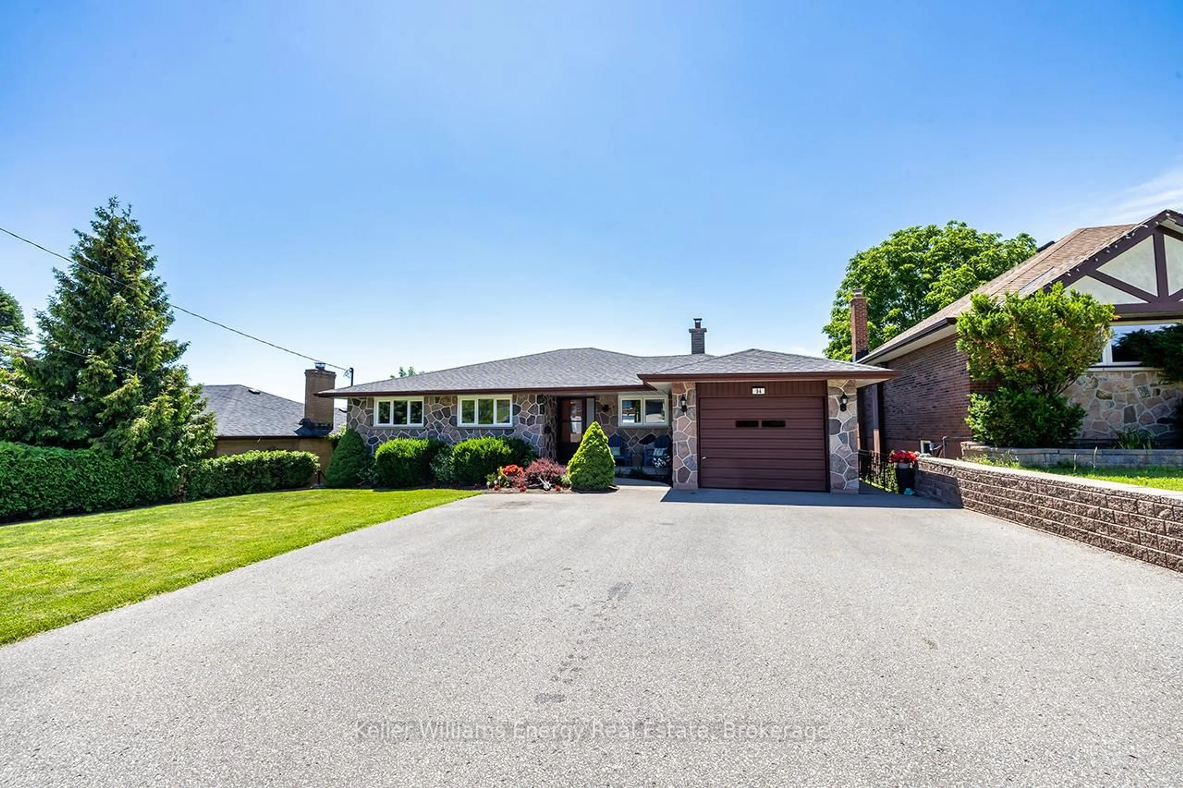 Home with brick exterior material, street for 94 Grandview St, Oshawa Ontario L1H 7C4