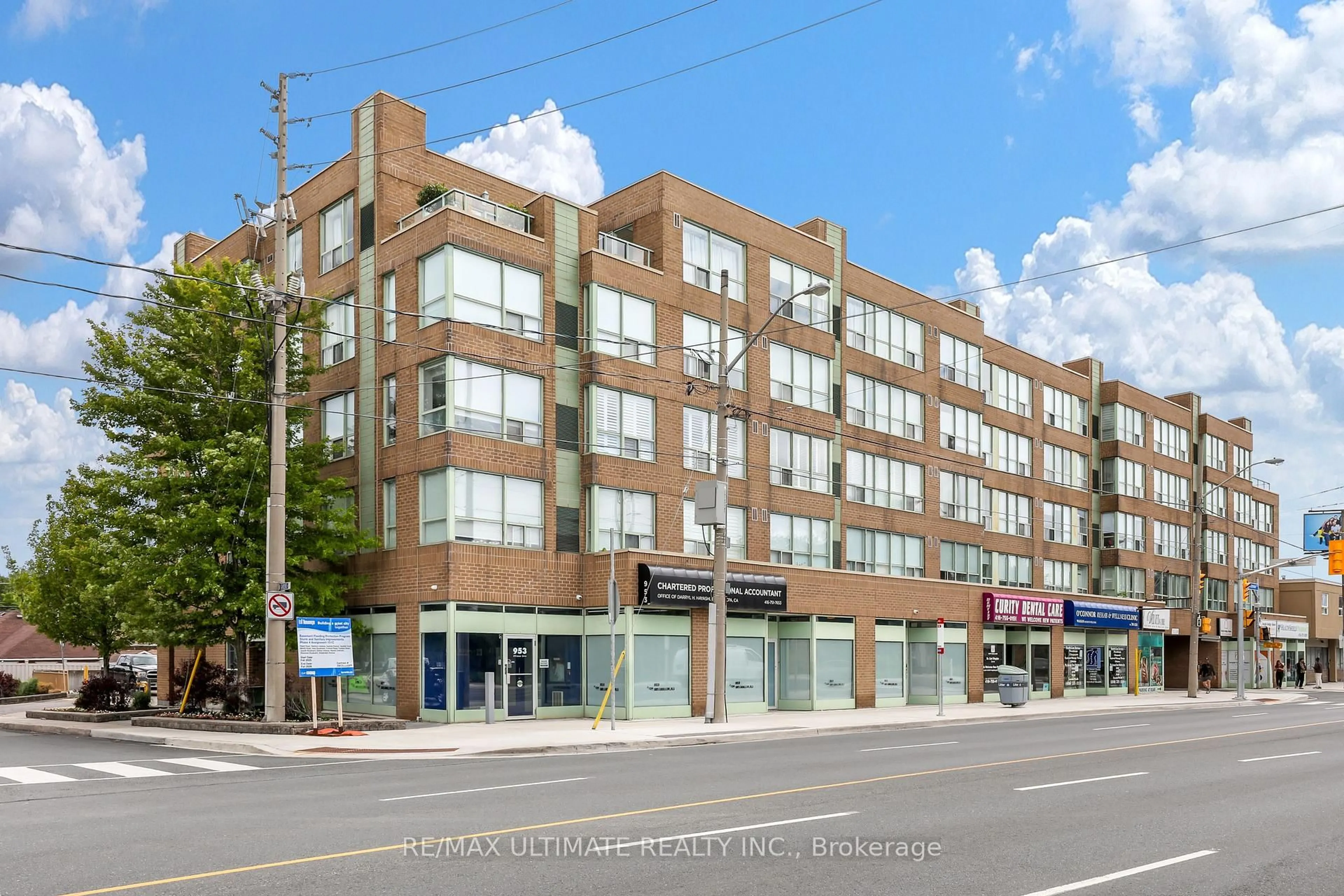 Unknown for 955 O'Connor Dr #PH06, Toronto Ontario M4B 2S7