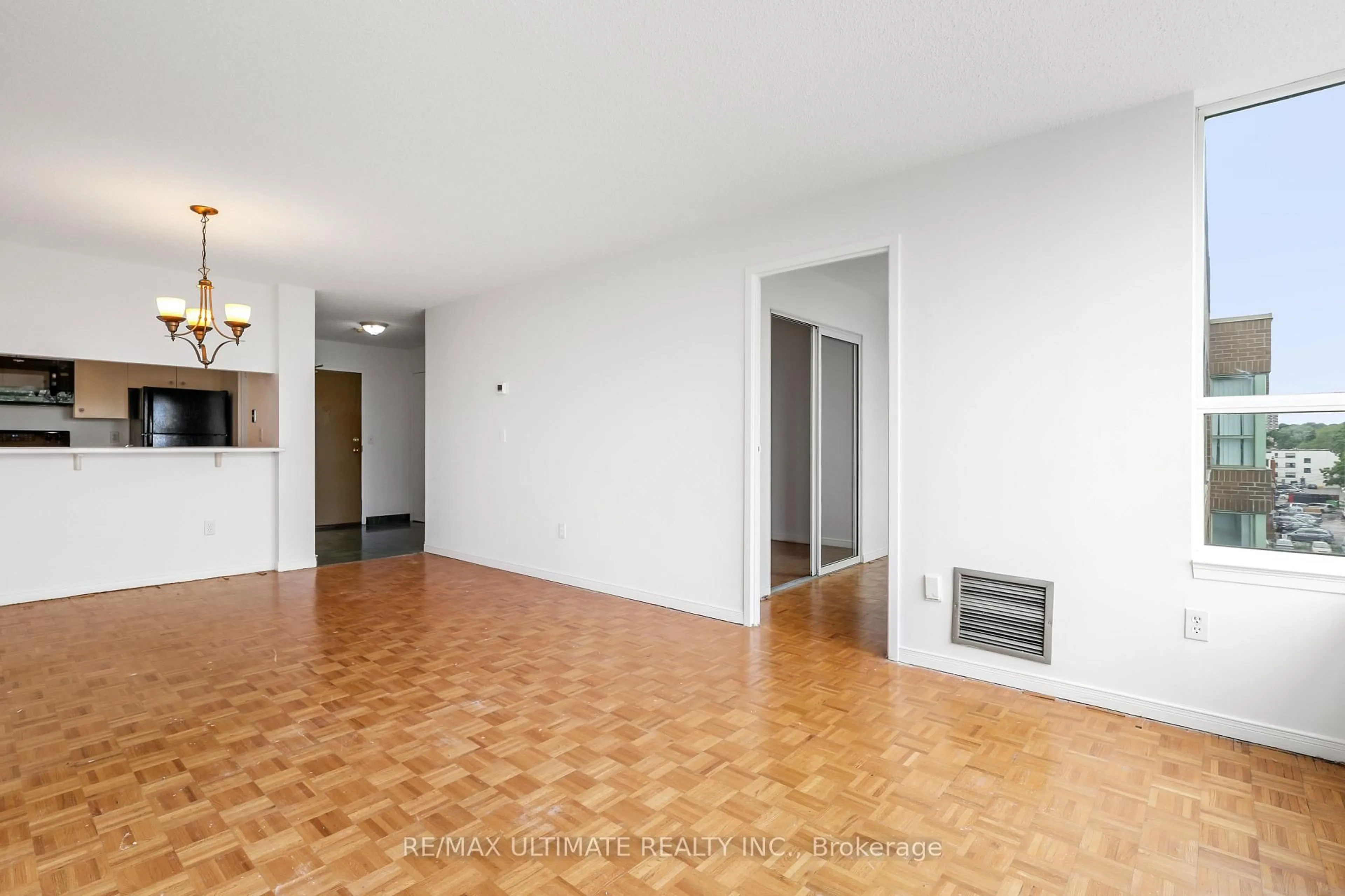 A pic of a room for 955 O'Connor Dr #PH06, Toronto Ontario M4B 2S7