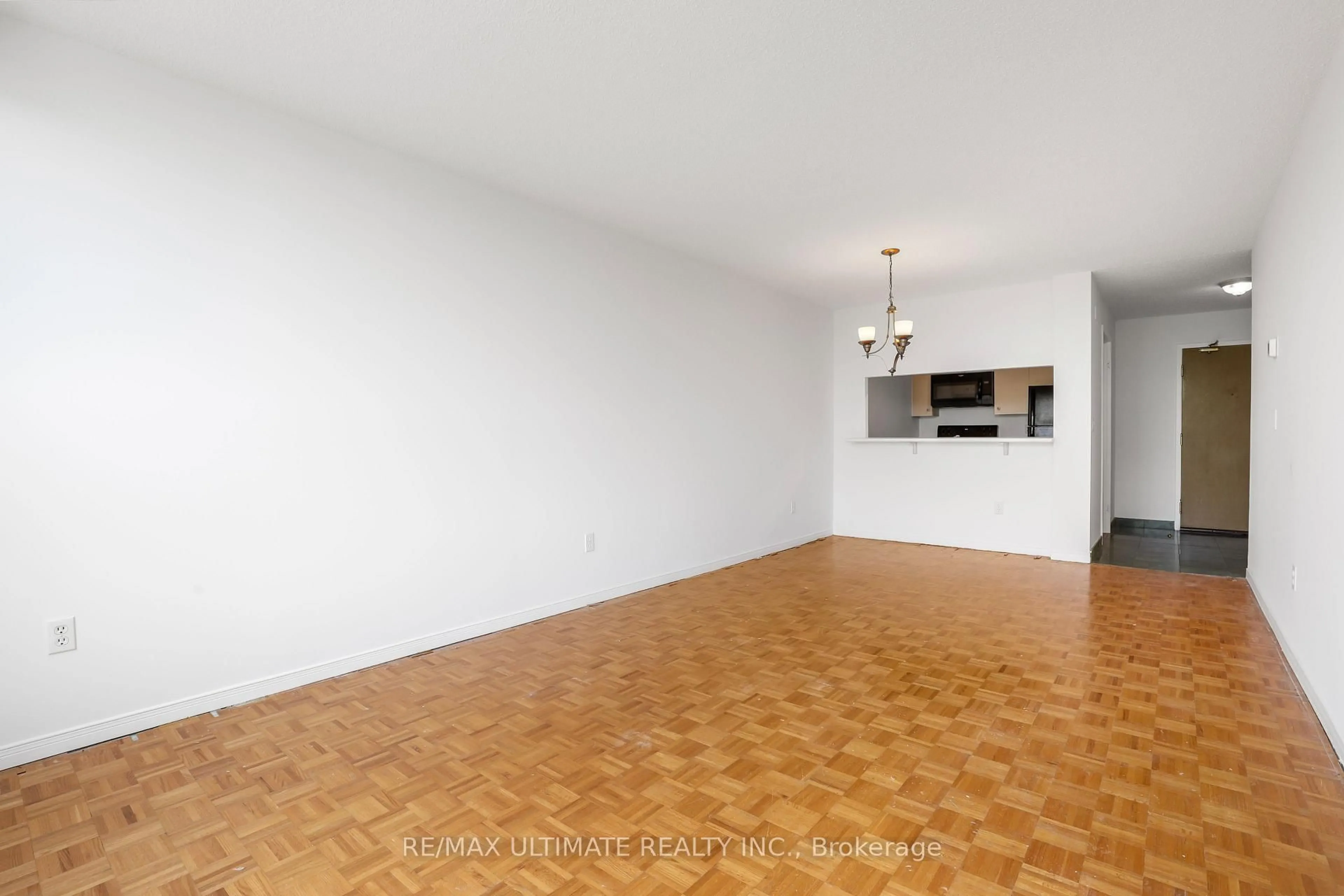 A pic of a room for 955 O'Connor Dr #PH06, Toronto Ontario M4B 2S7