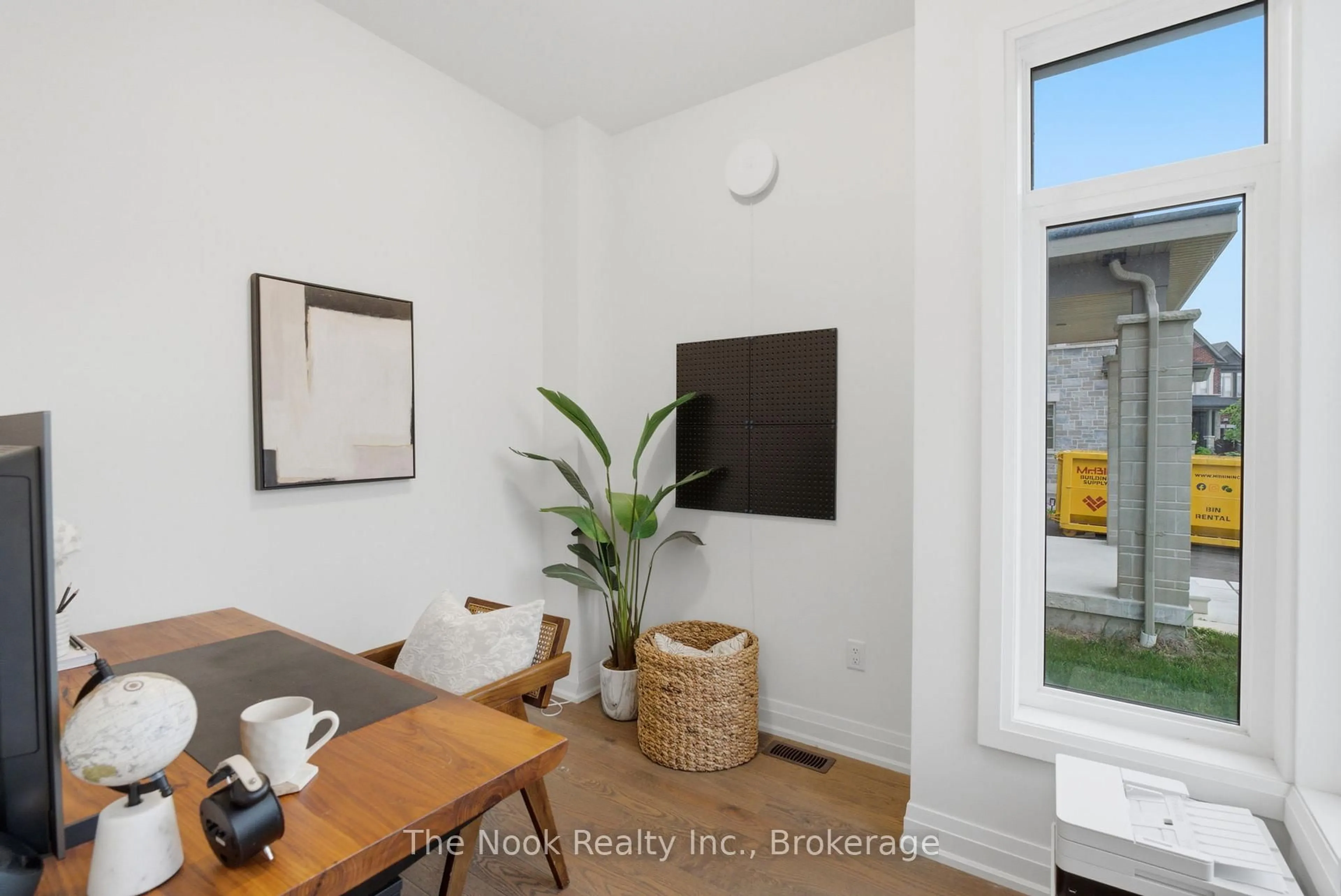 A pic of a room for 32 Priory Dr, Whitby Ontario L1P 0L1