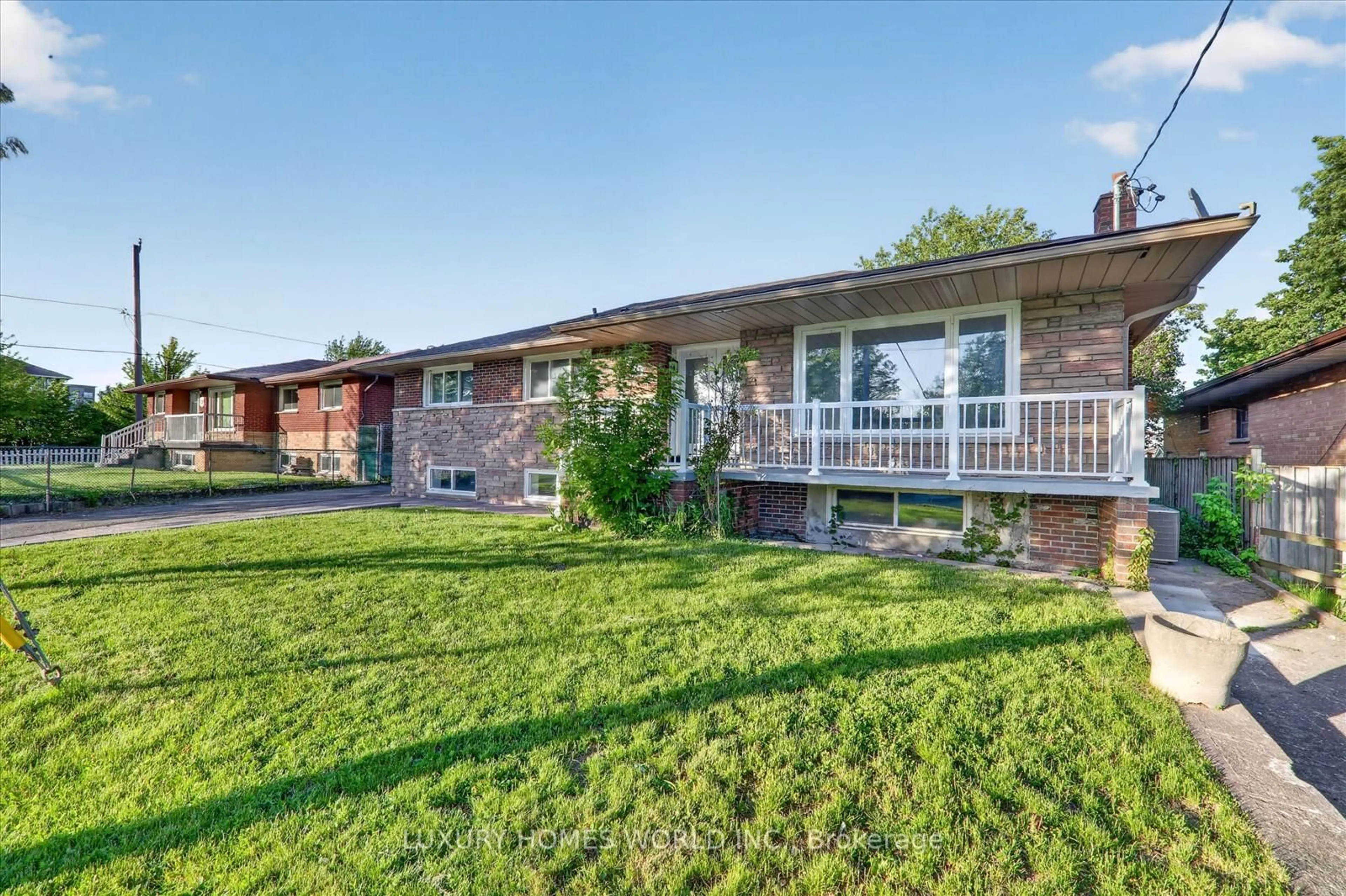 Home with brick exterior material, street for 75 Durham St, Oshawa Ontario L1J 5P6
