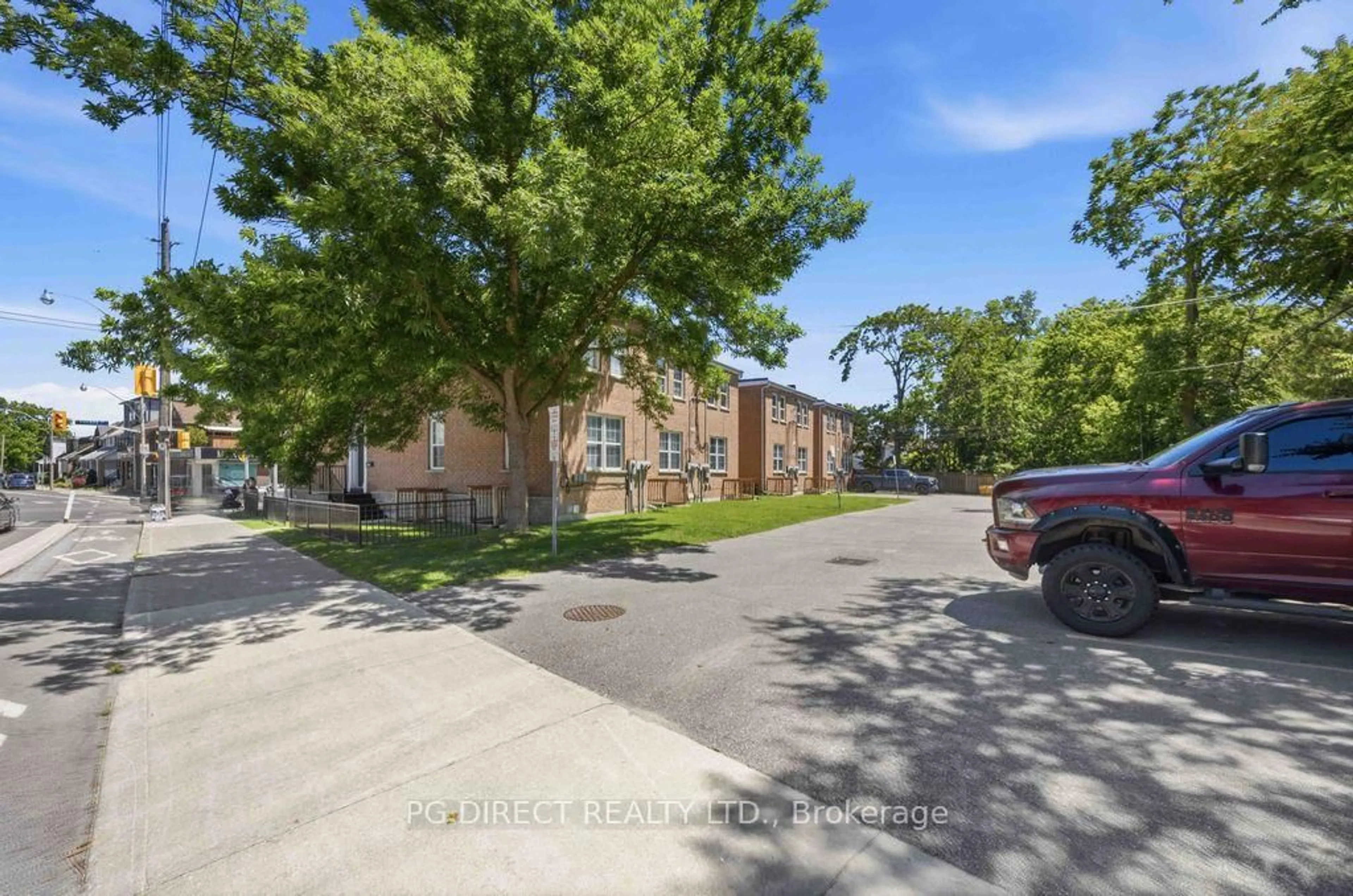 A pic from outside/outdoor area/front of a property/back of a property/a pic from drone, street for 1901 A Dundas St #82A, Toronto Ontario M4L 4A7