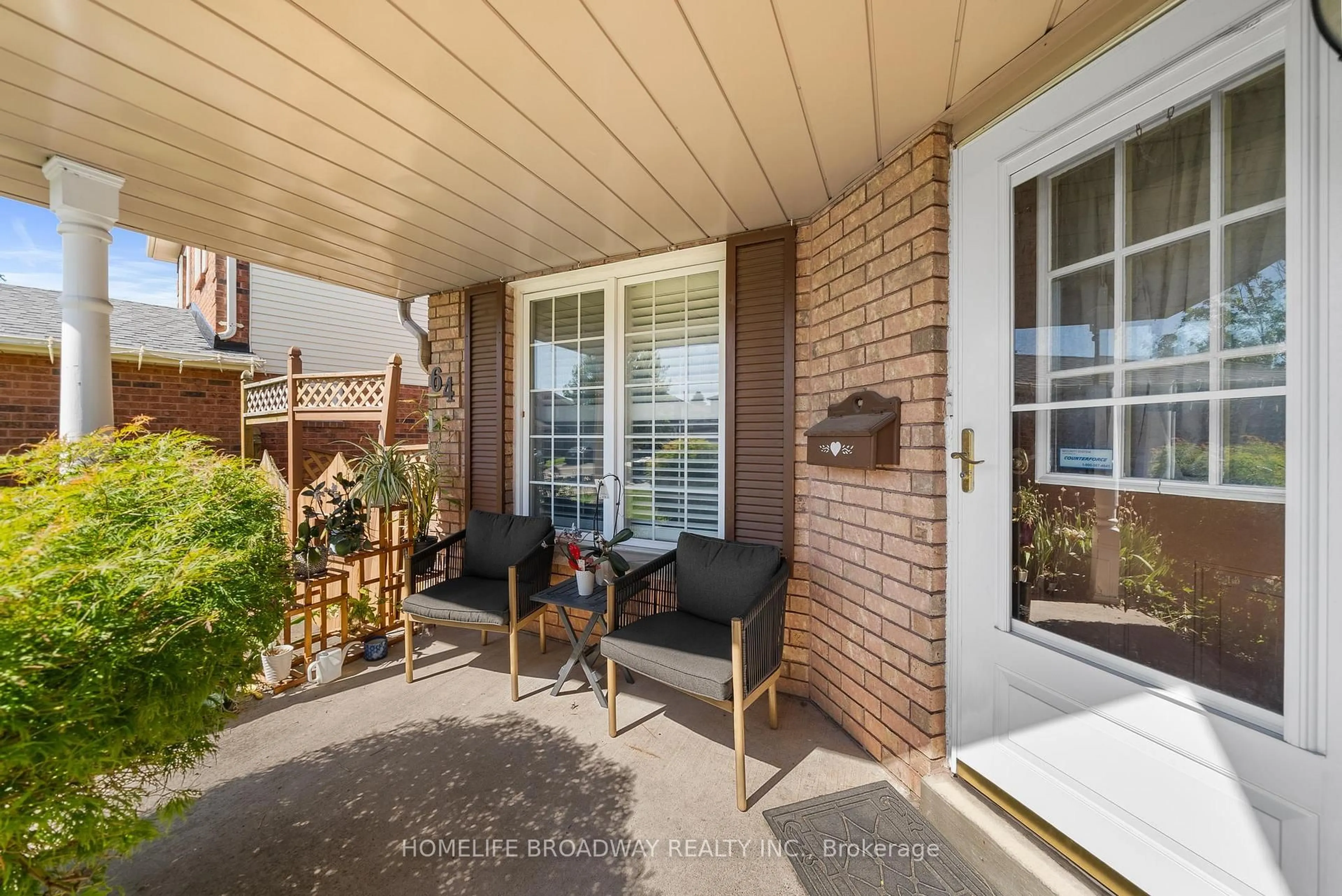 Patio, street for 64 Bonnycastle Dr, Clarington Ontario L1C 4S8
