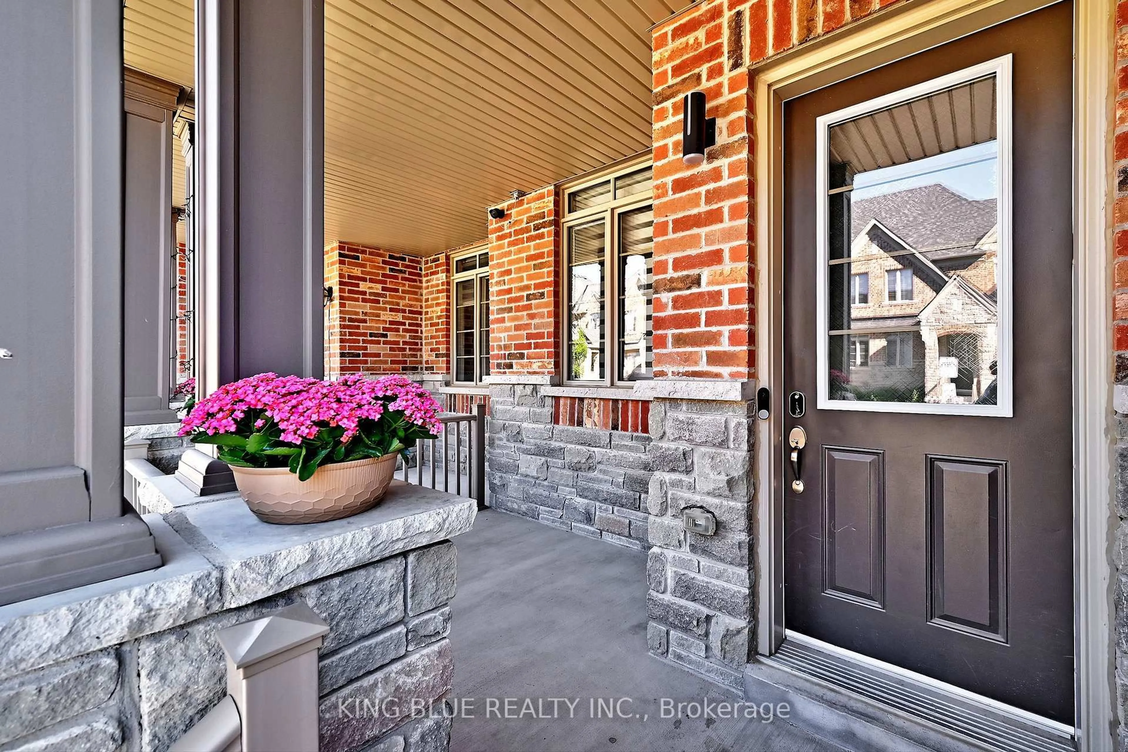 Indoor entryway for 7 Hardman Lane, Ajax Ontario L1T 4R1