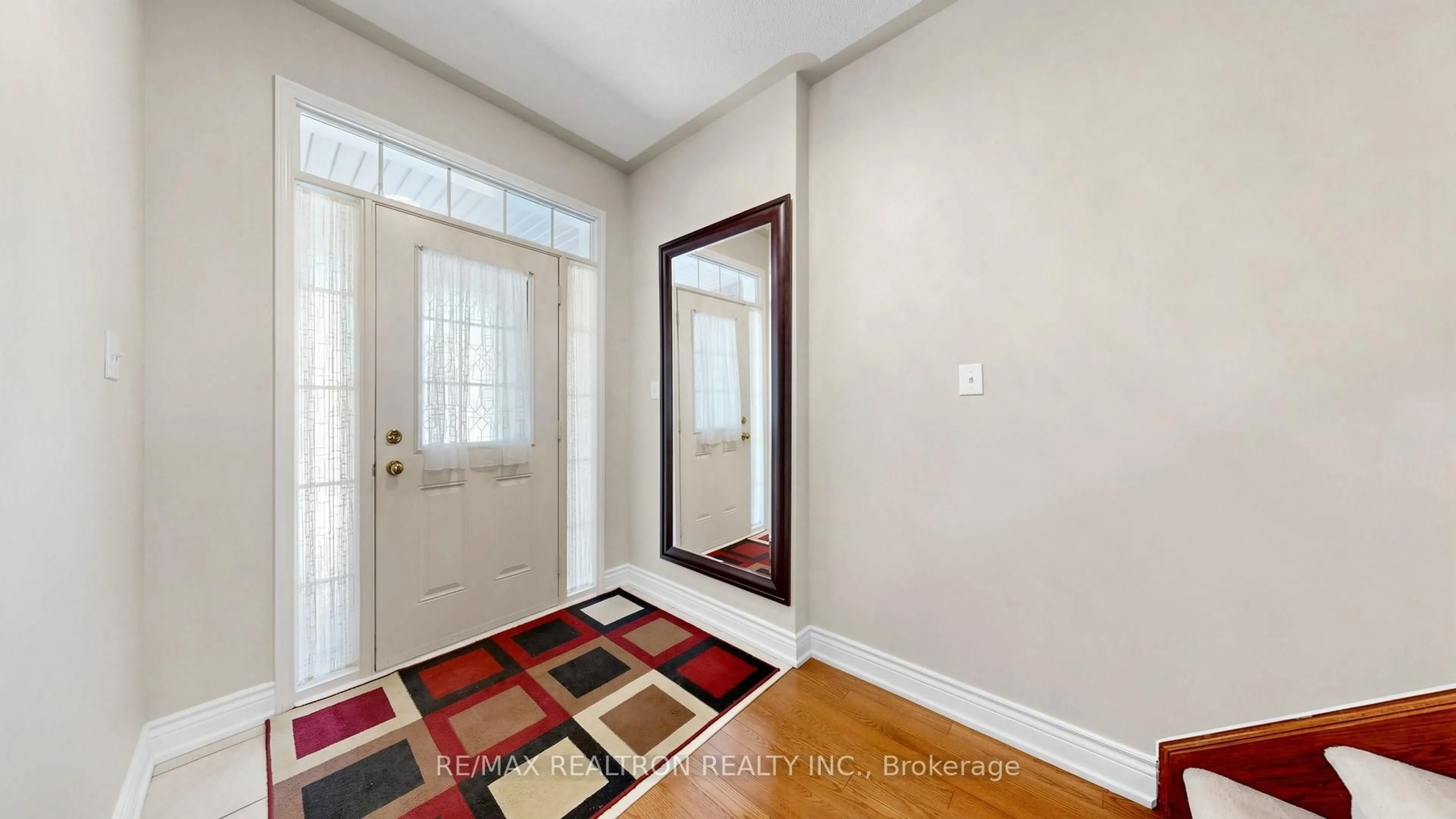Indoor entryway for 125 Silverwood Circ, Ajax Ontario L1Z 0A4