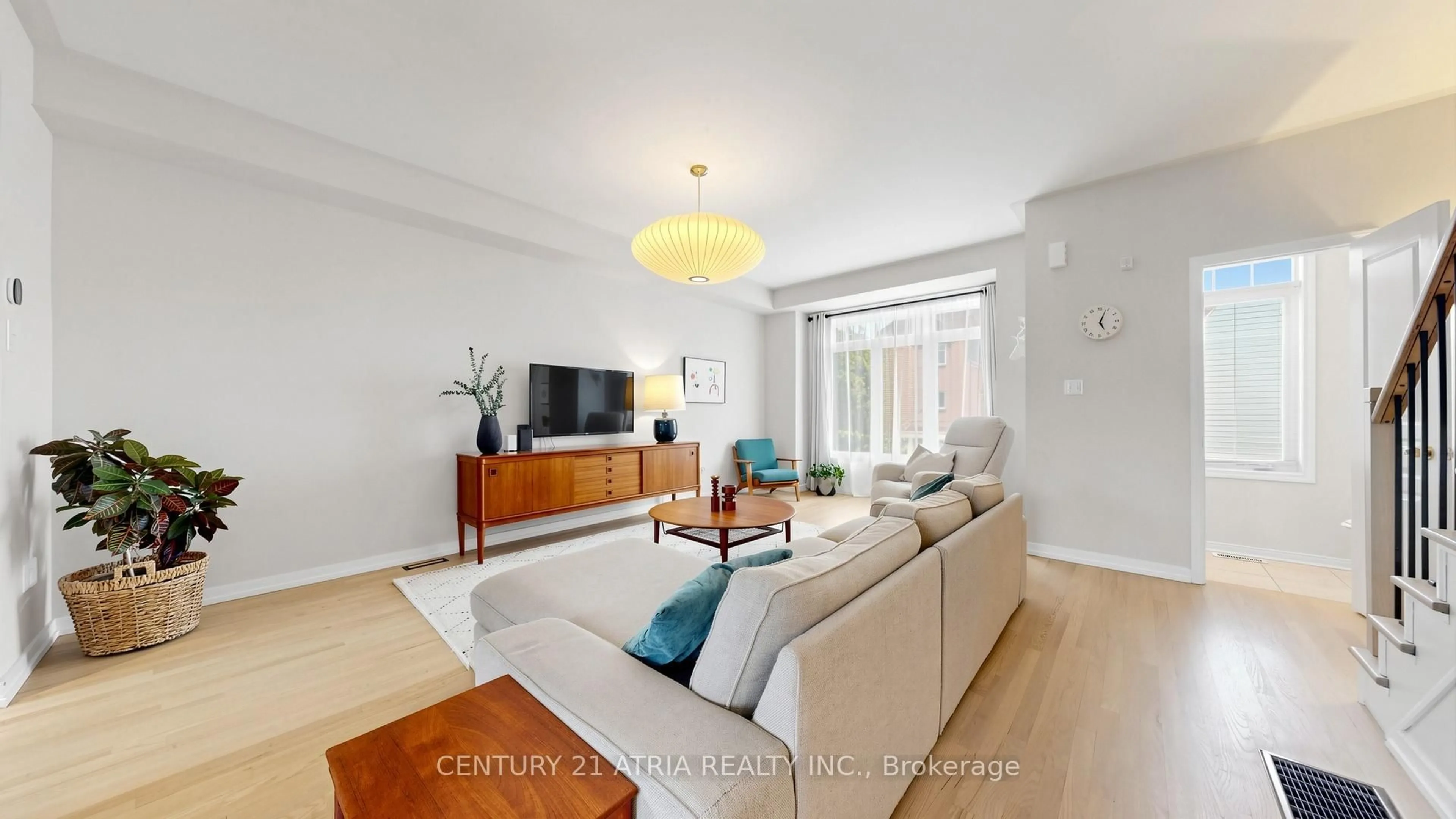Living room with furniture, unknown for 34 Curran Hall Cres, Toronto Ontario M1G 0A2
