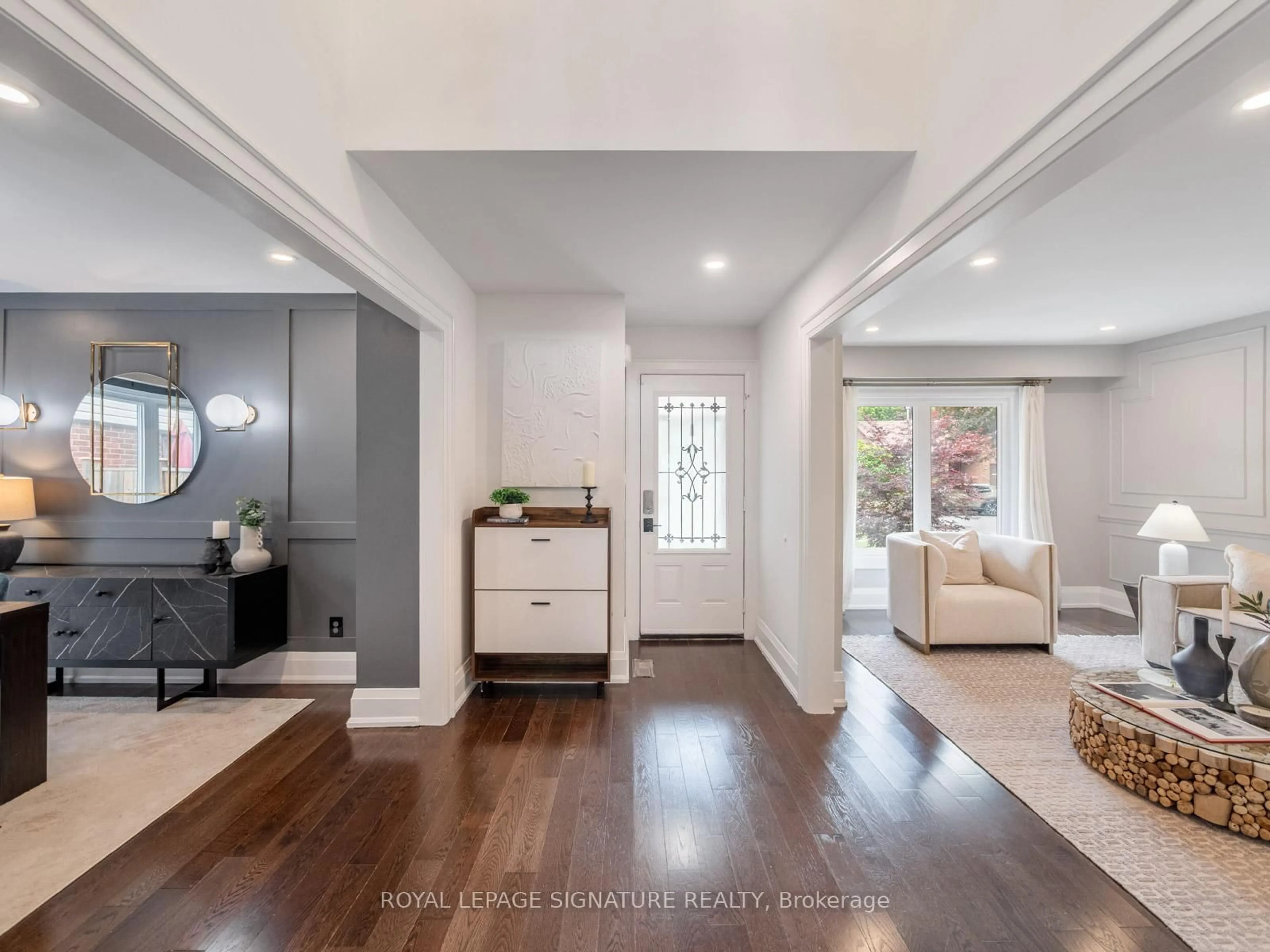 Indoor entryway for 216 Huntsmill Blvd, Toronto Ontario M1W 3E1