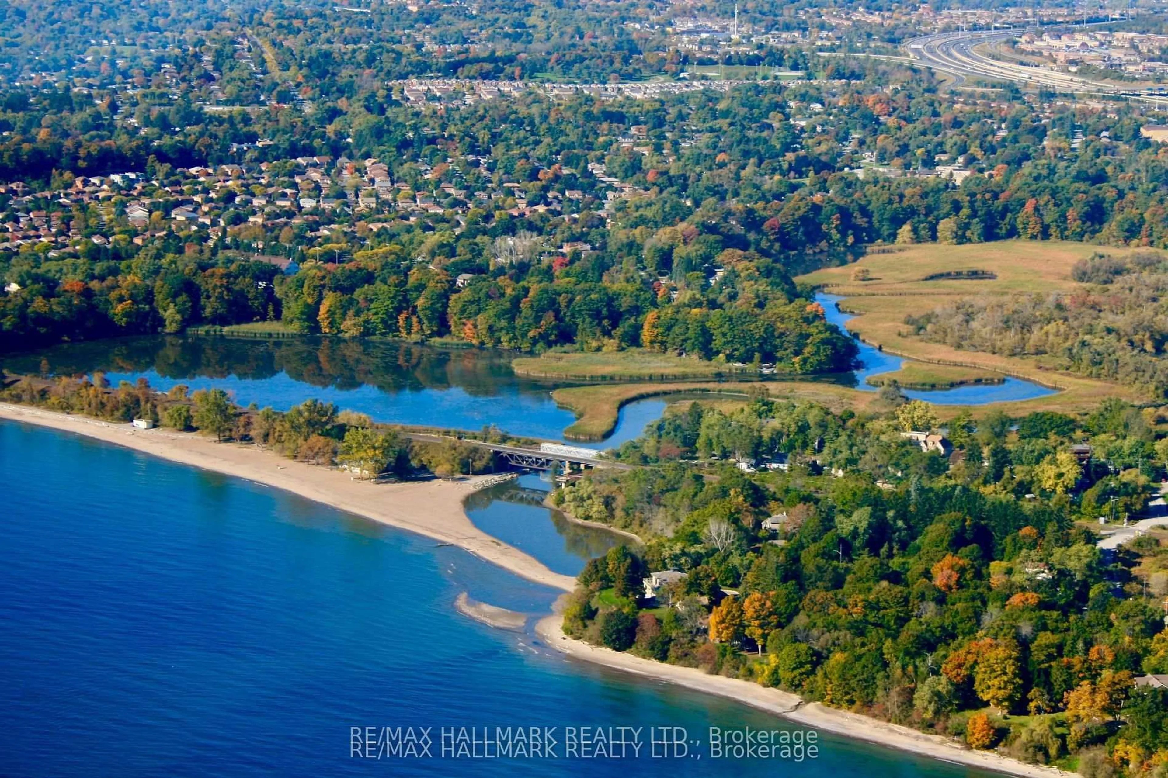 A pic from outside/outdoor area/front of a property/back of a property/a pic from drone, water/lake/river/ocean view for 108 Winter Gardens Tr, Toronto Ontario M1C 3N7