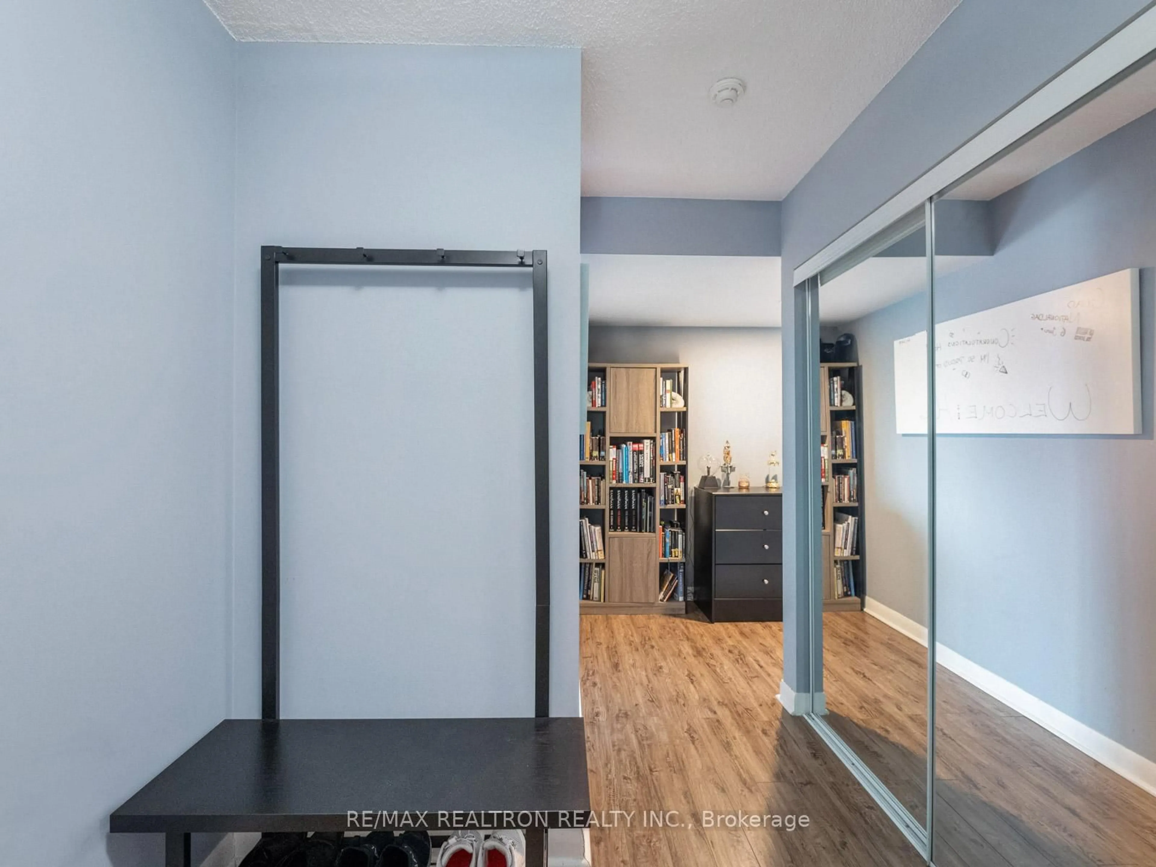 Indoor foyer for 190 BOROUGH Dr #2208, Toronto Ontario M1P 0B6