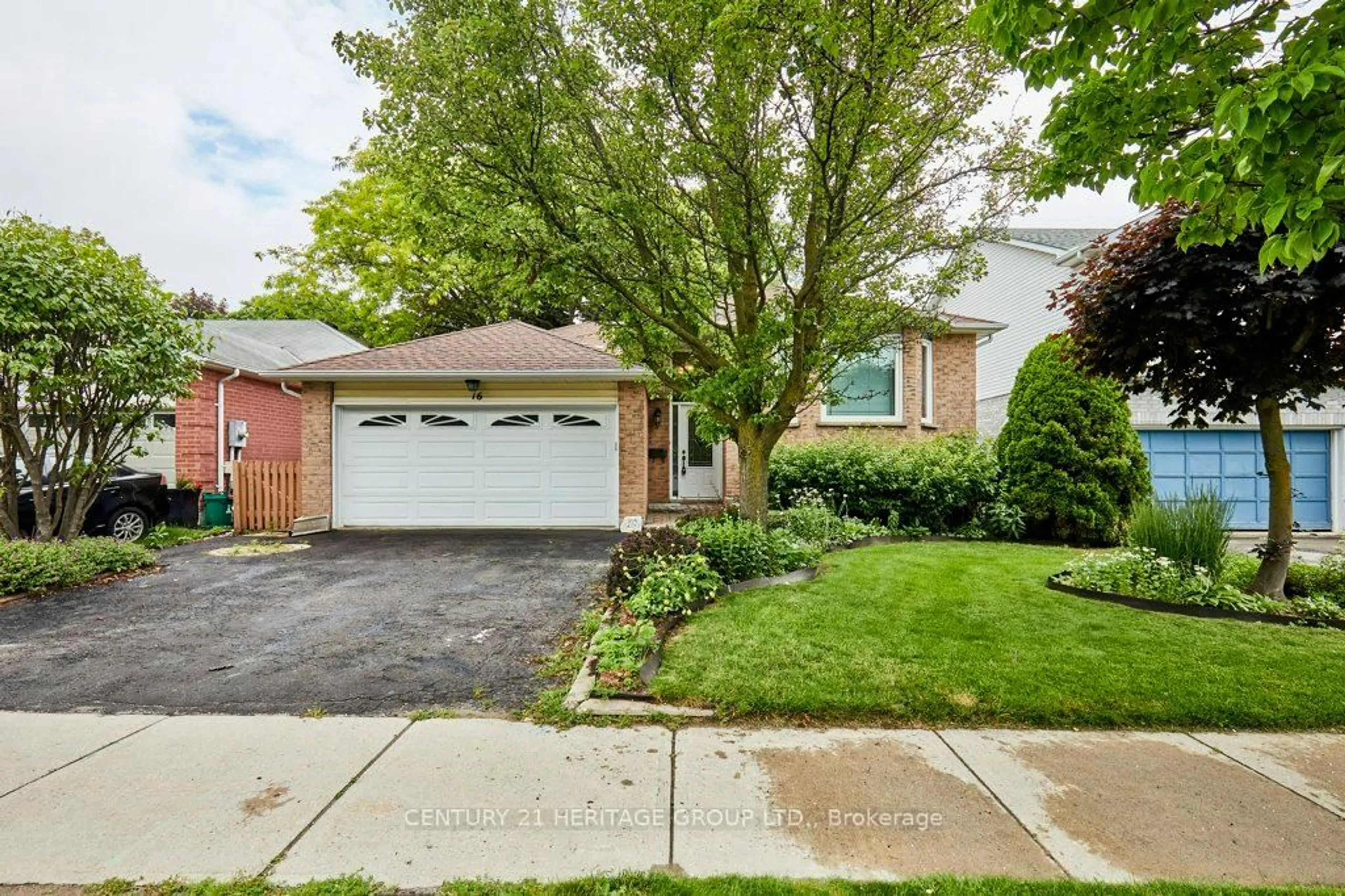 Home with brick exterior material, street for 16 Concession St, Clarington Ontario L1C 1Y5