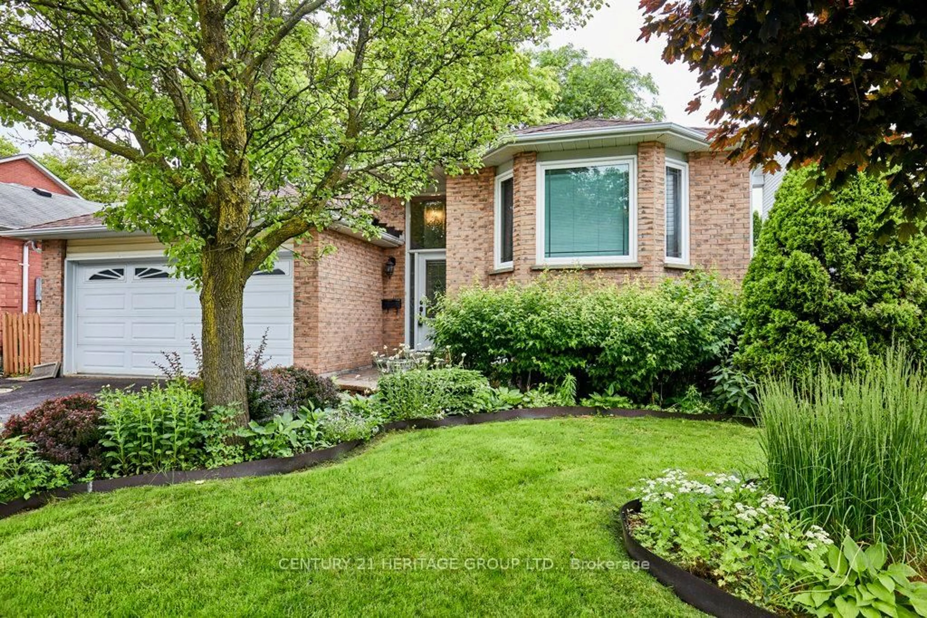 Home with brick exterior material, street for 16 Concession St, Clarington Ontario L1C 1Y5