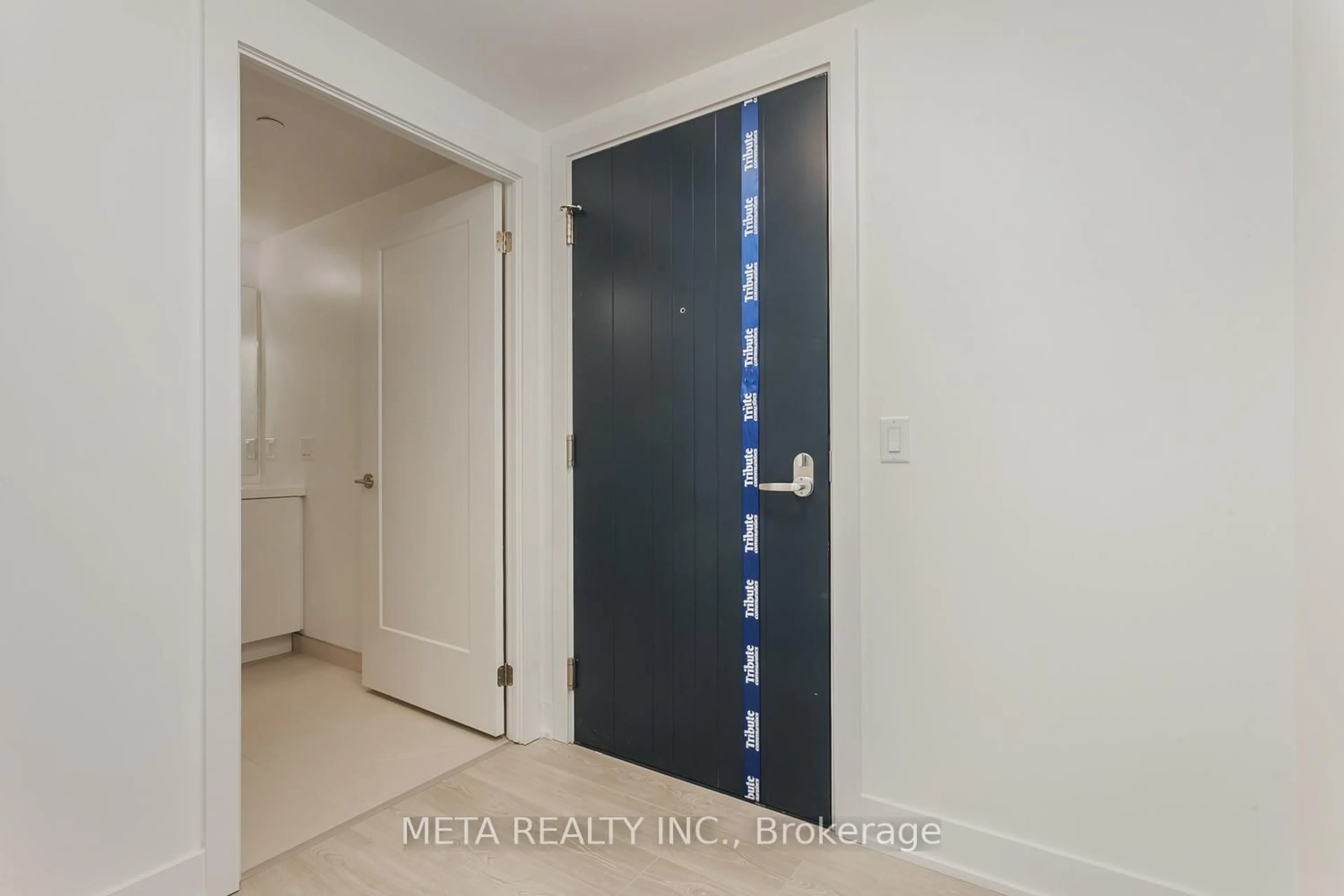 Indoor entryway for 2545 Simcoe St #322, Oshawa Ontario L1L 0W3
