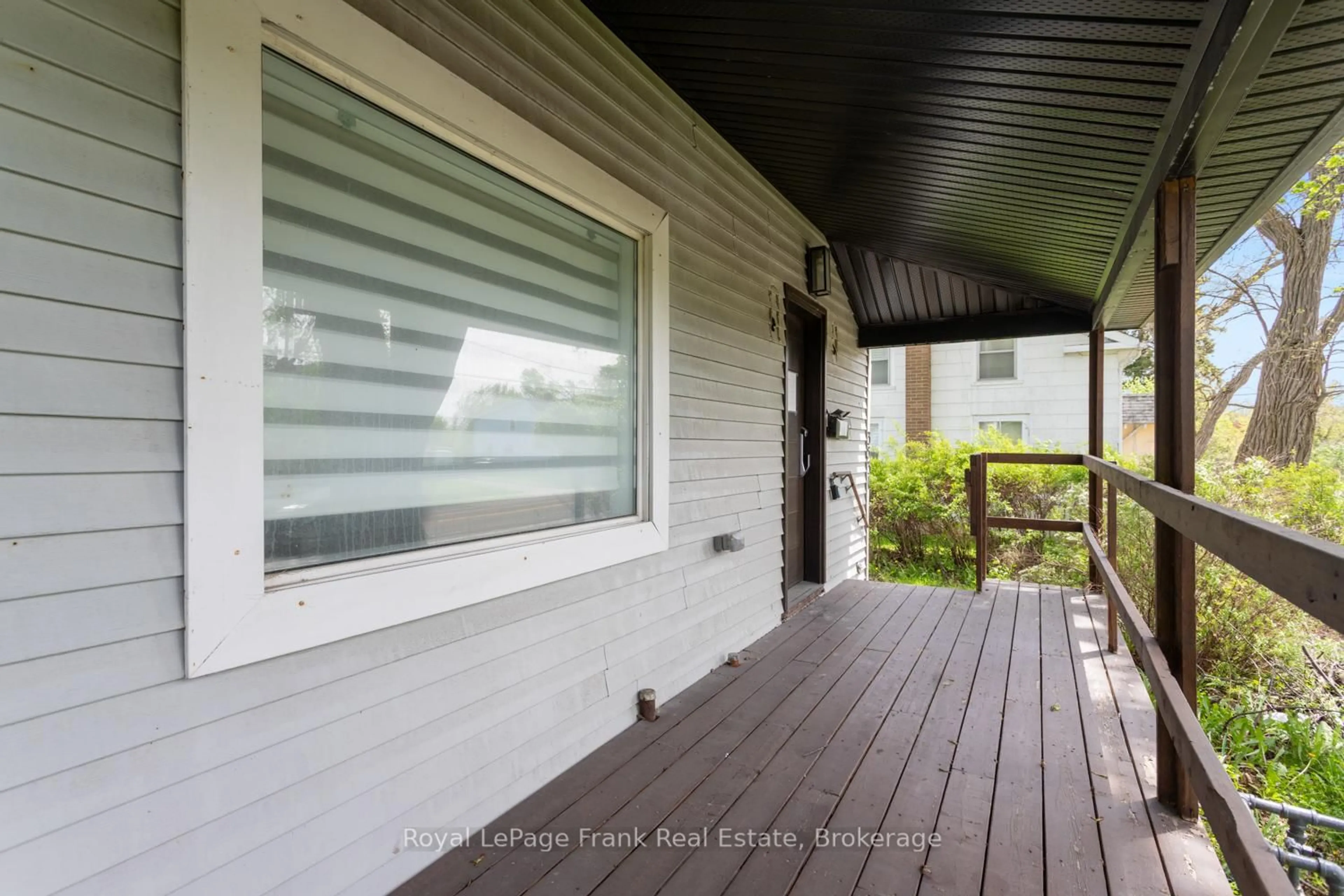 Home with vinyl exterior material, street for 3531 Simcoe St, Oshawa Ontario L1H 7K4