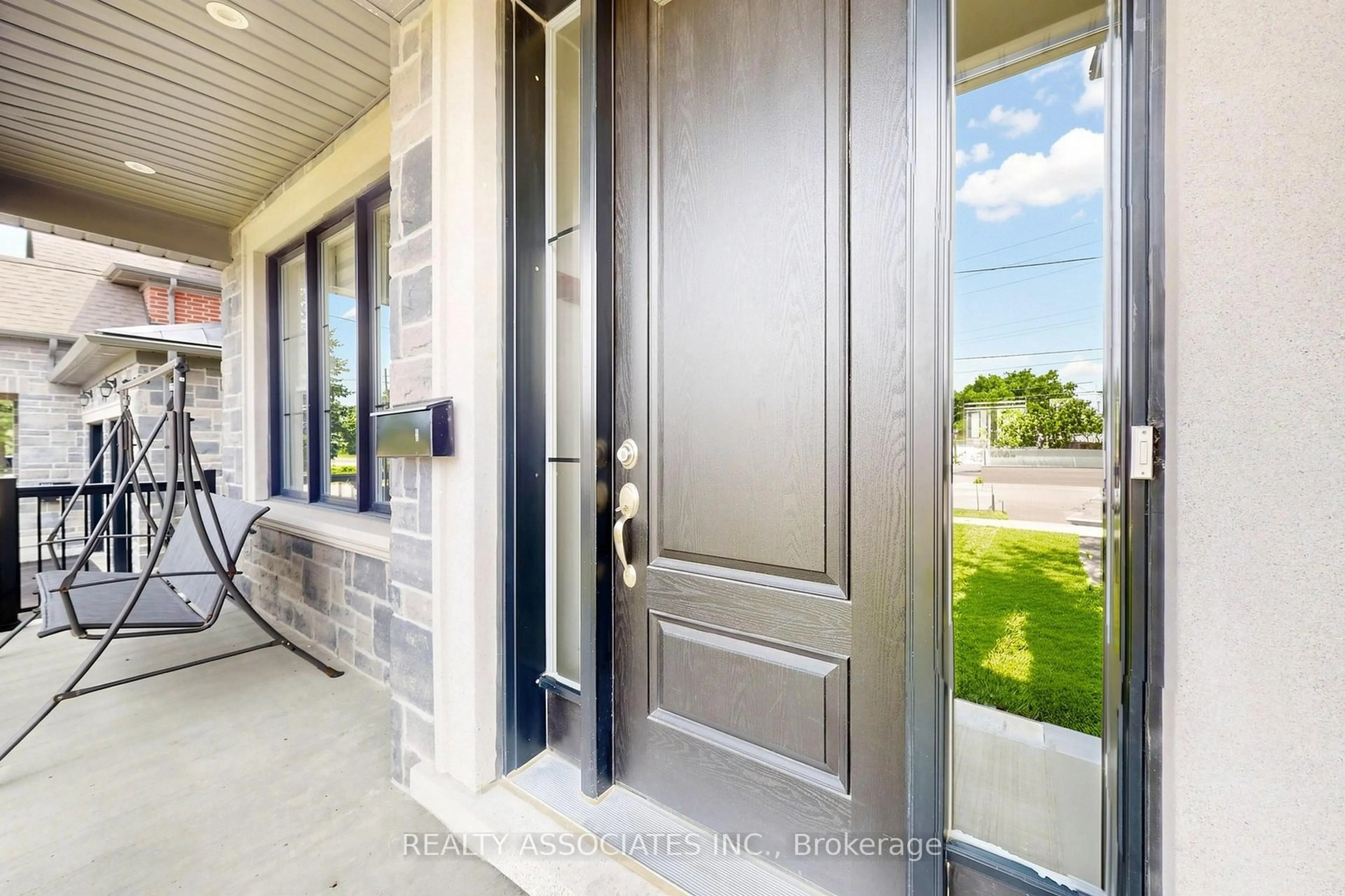 Indoor entryway for 4029 Ellesmere Rd, Toronto Ontario M1C 1J3