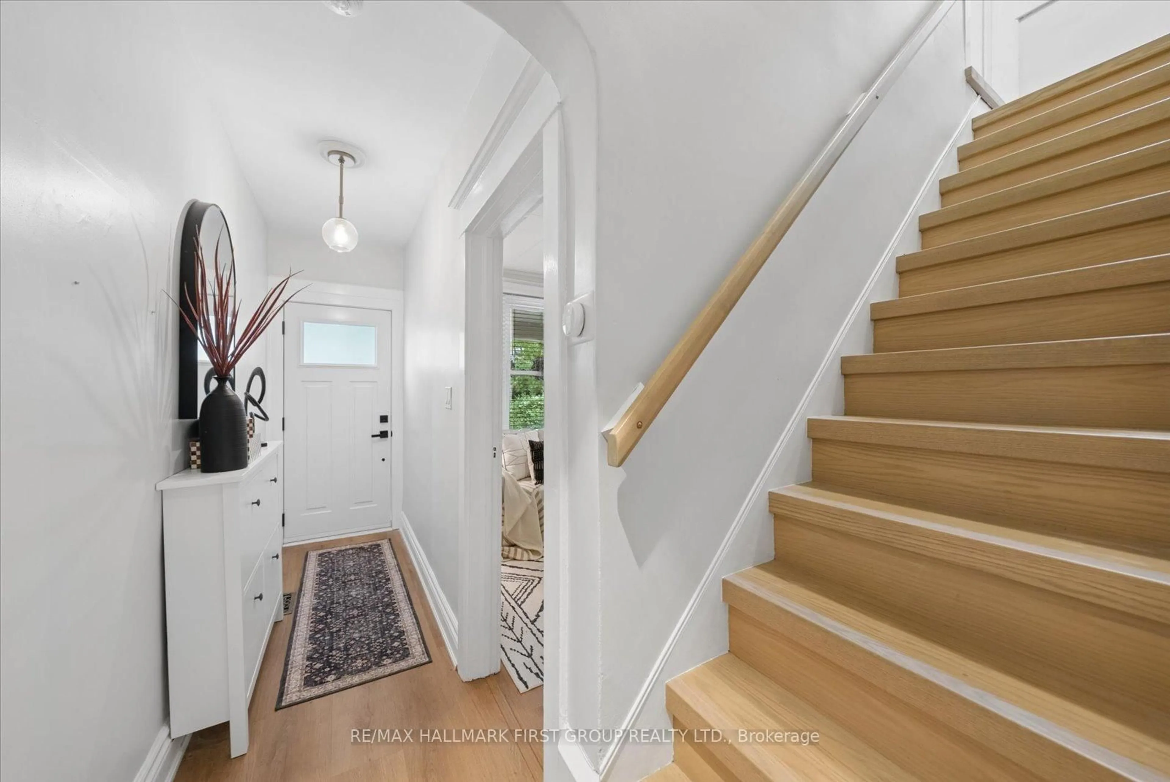 Indoor entryway for 16 Cassels Ave, Toronto Ontario M4E 1X8