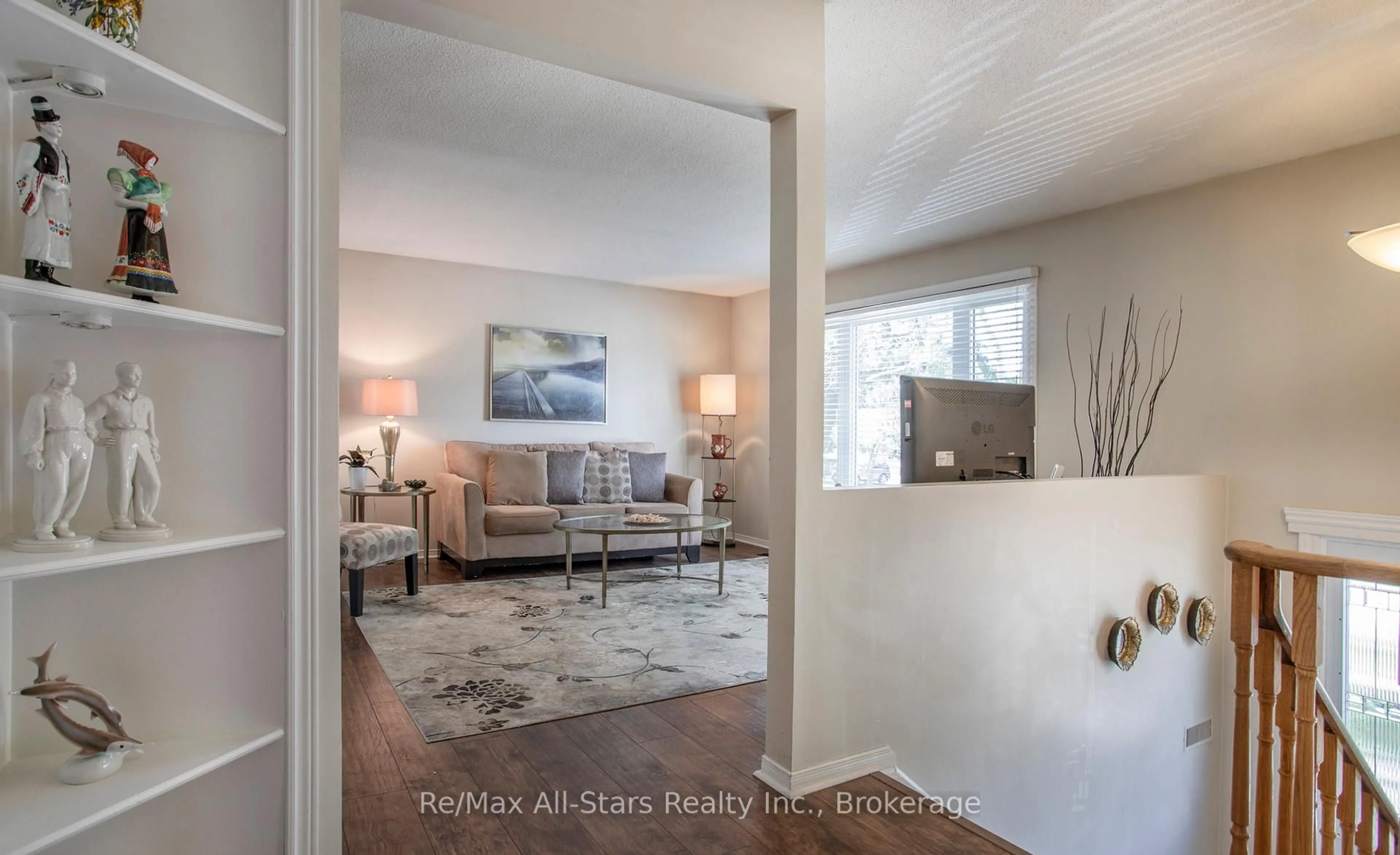 Unknown for 39 Applewood Cres, Scugog Ontario L9L 1G7