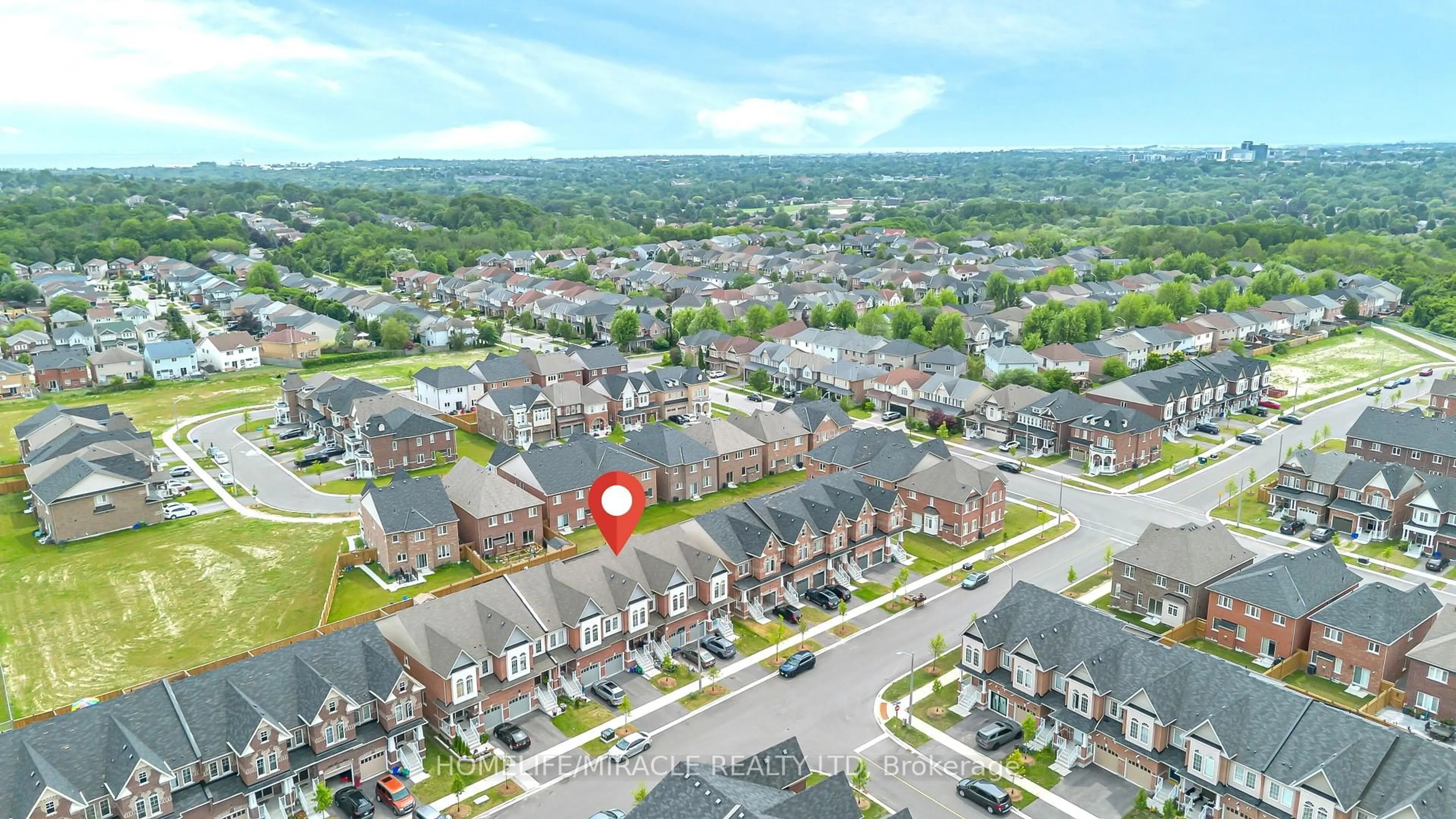 A pic from outside/outdoor area/front of a property/back of a property/a pic from drone, unknown for 1195 Kettering Dr, Oshawa Ontario L1K 1A6