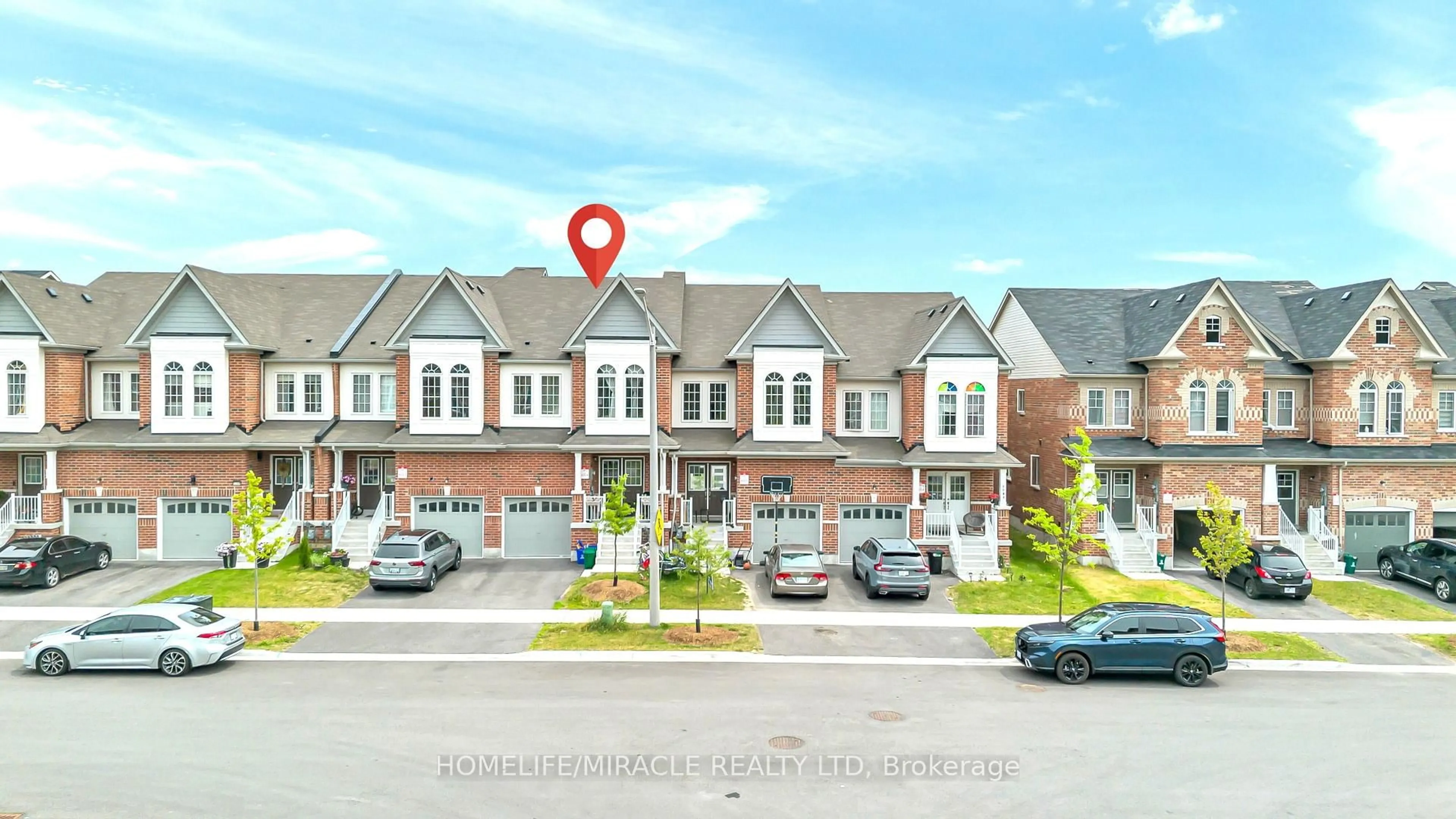 A pic from outside/outdoor area/front of a property/back of a property/a pic from drone, street for 1195 Kettering Dr, Oshawa Ontario L1K 1A6