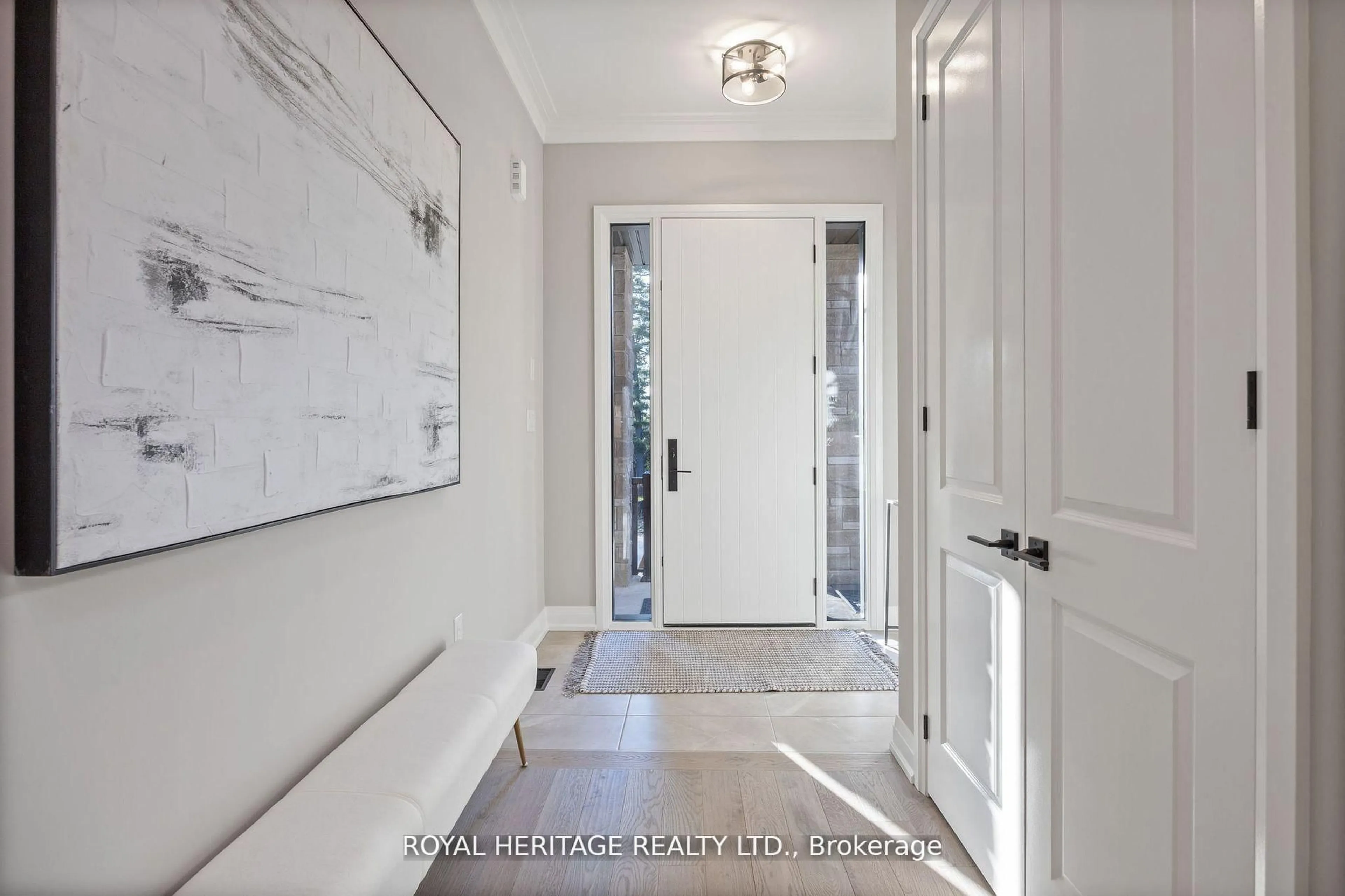 Indoor entryway for 5 Inverlynn Way, Whitby Ontario L1N 2S6