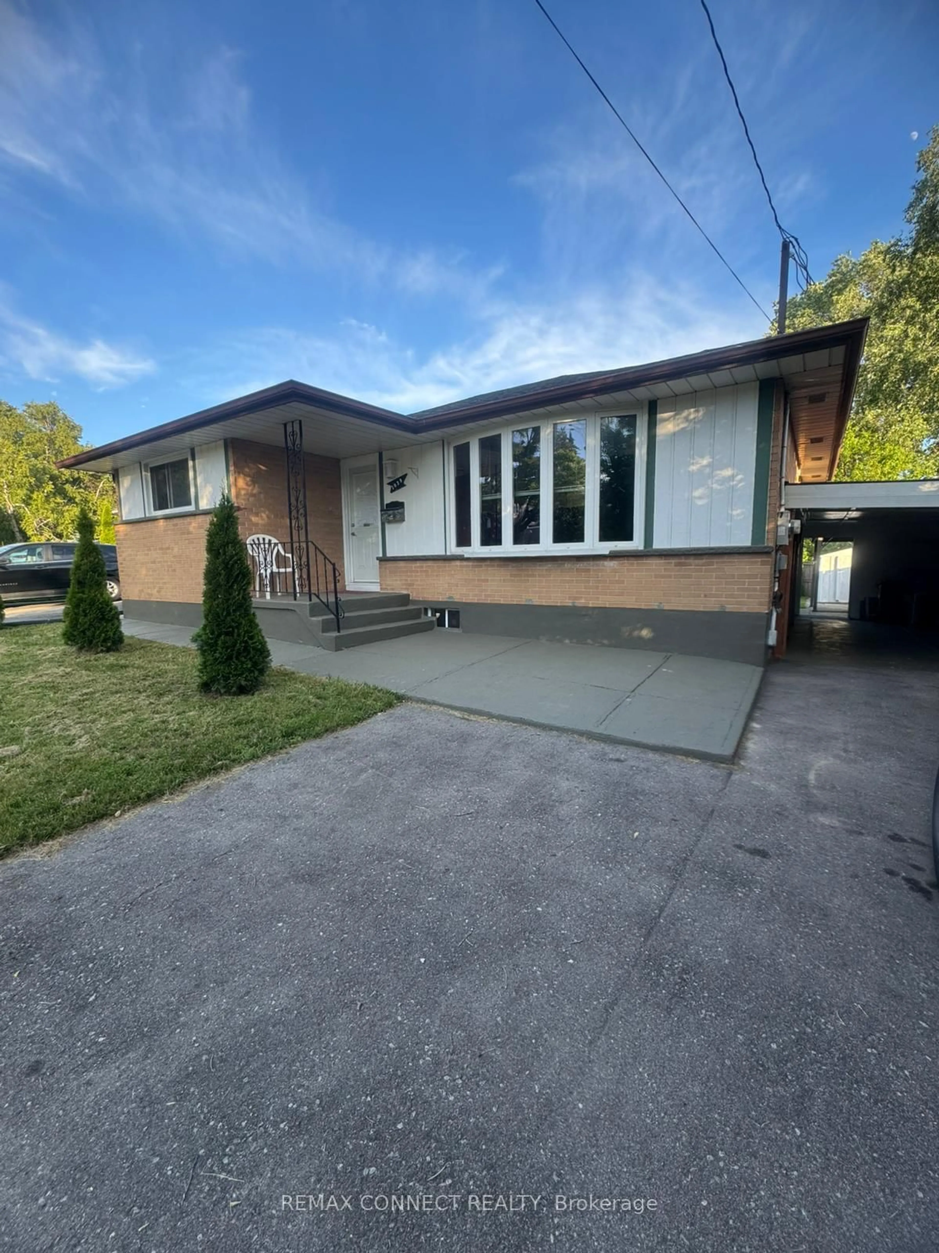 Home with brick exterior material, street for 1039 Willowdale Ave, Oshawa Ontario L1H 1W7