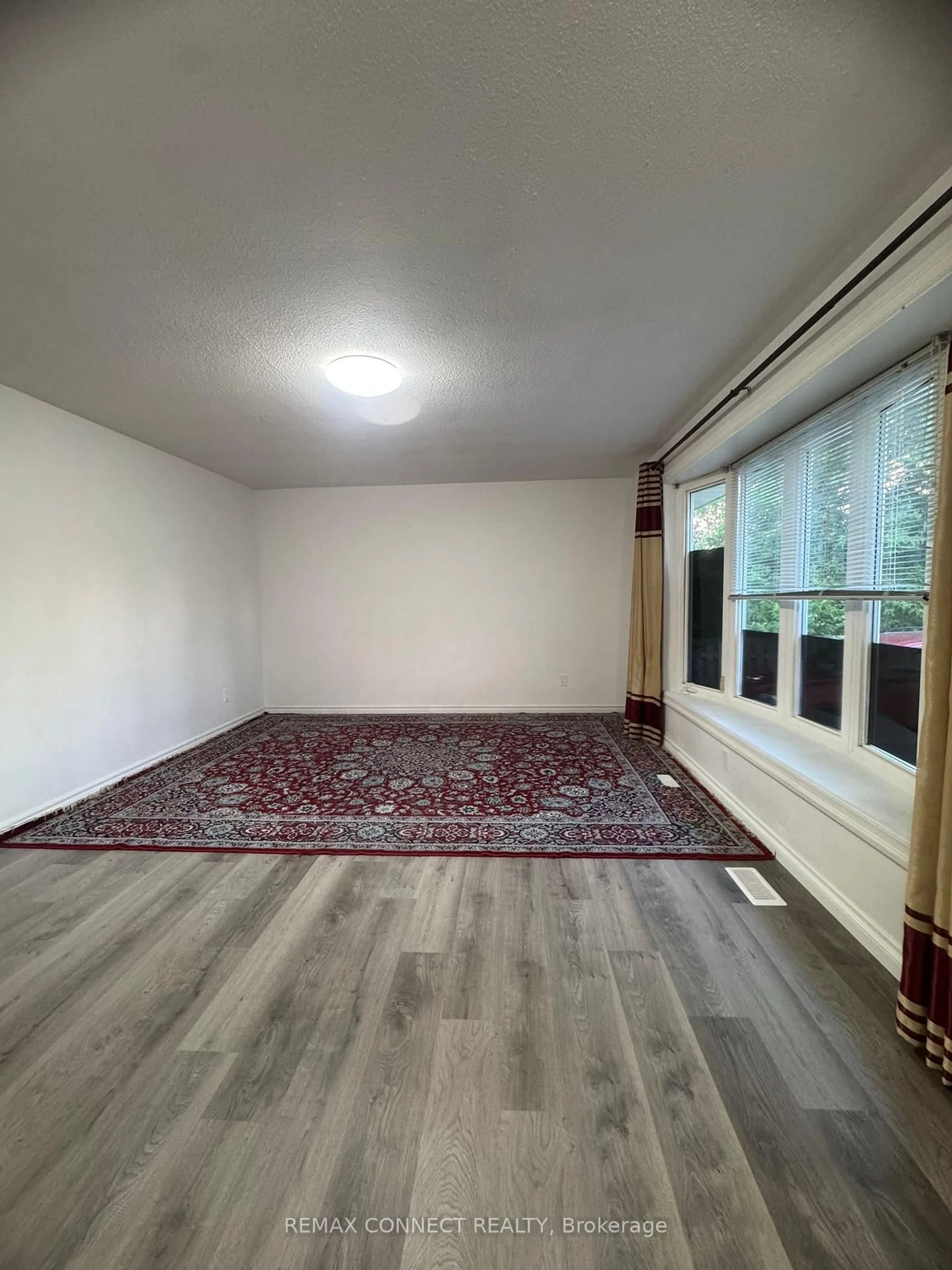 A pic of a room for 1039 Willowdale Ave, Oshawa Ontario L1H 1W7