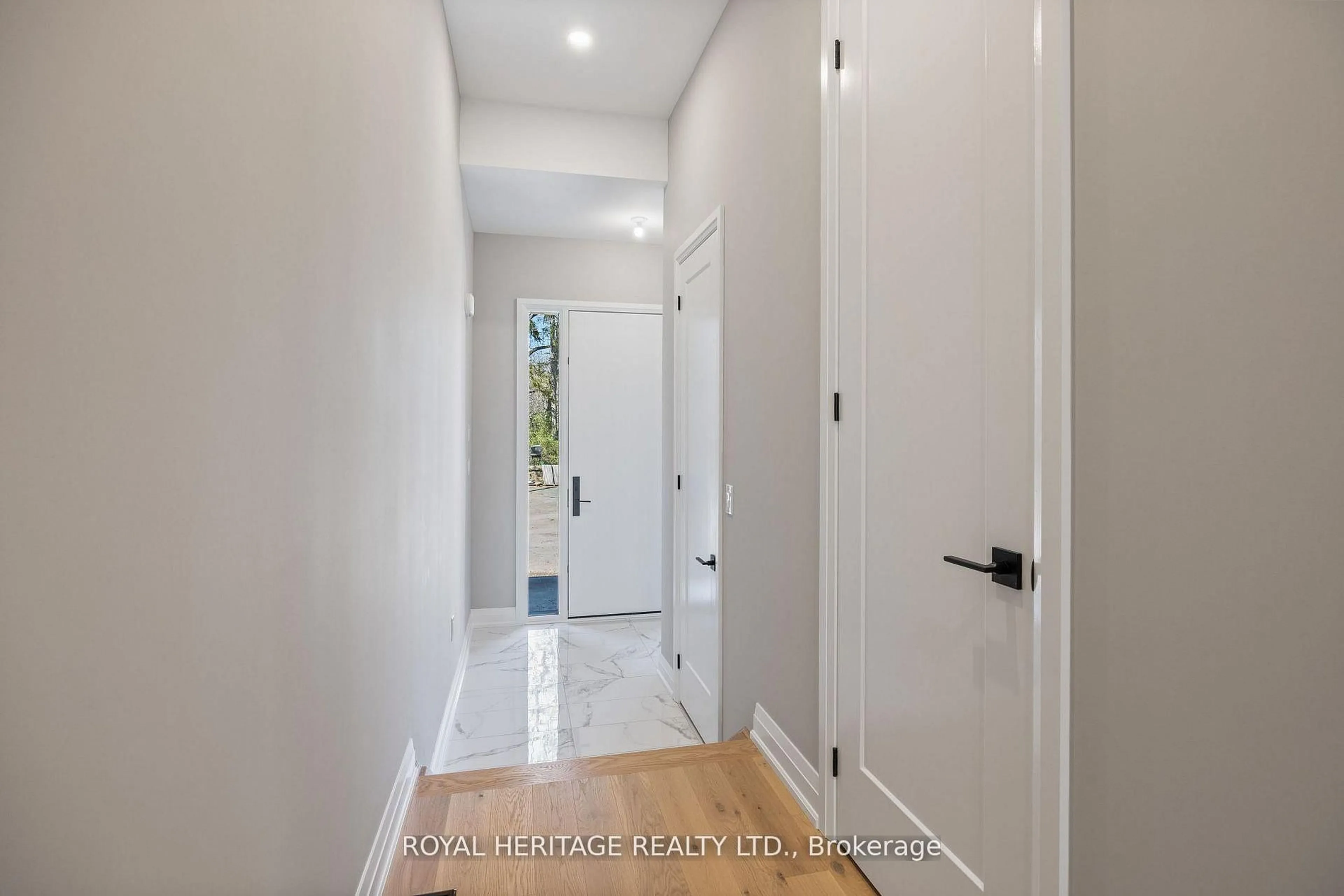 Indoor entryway for 23 Inverlynn Way, Whitby Ontario L1N 2S6