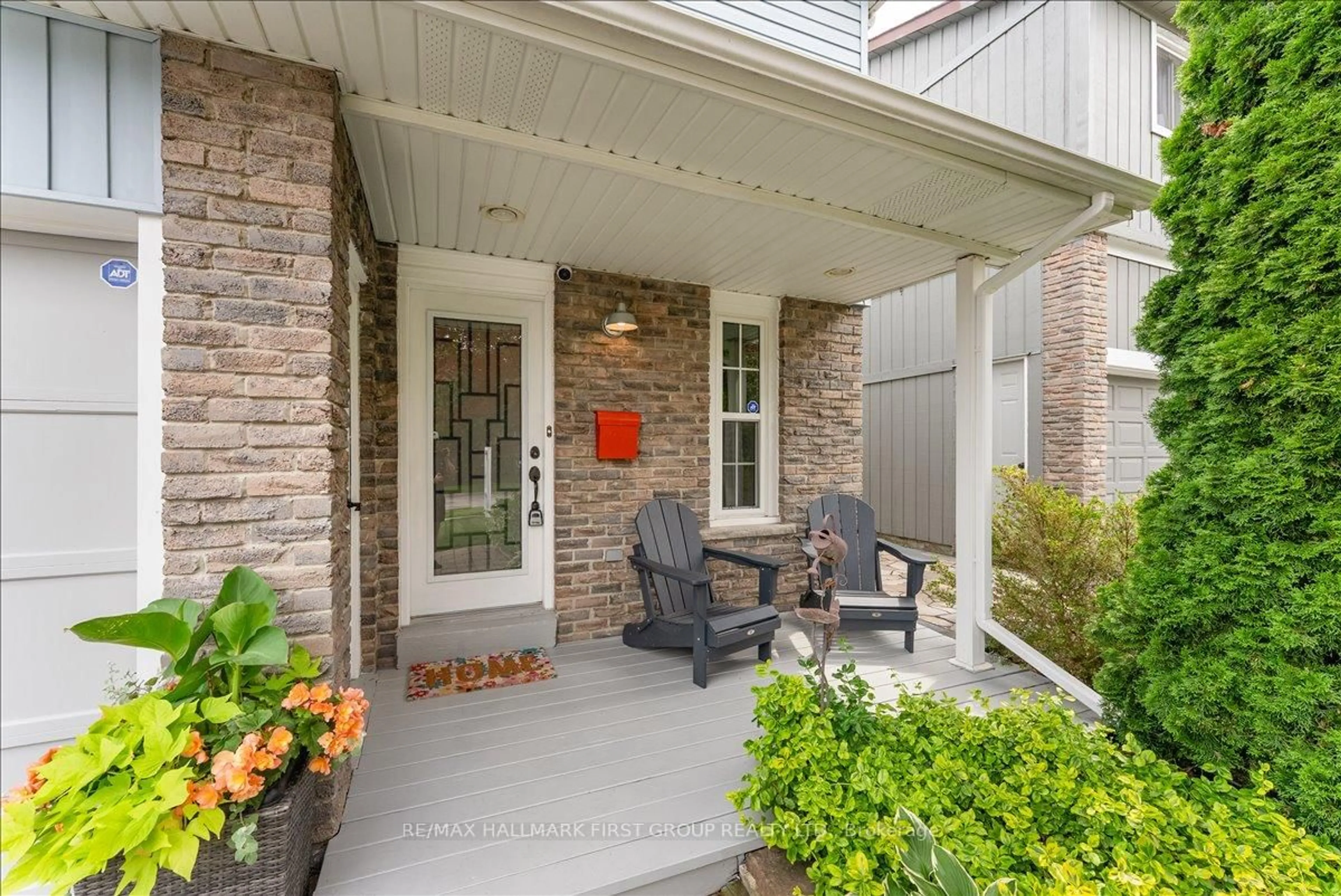 Indoor entryway for 1751 Foleyet Cres, Pickering Ontario L1V 2X8