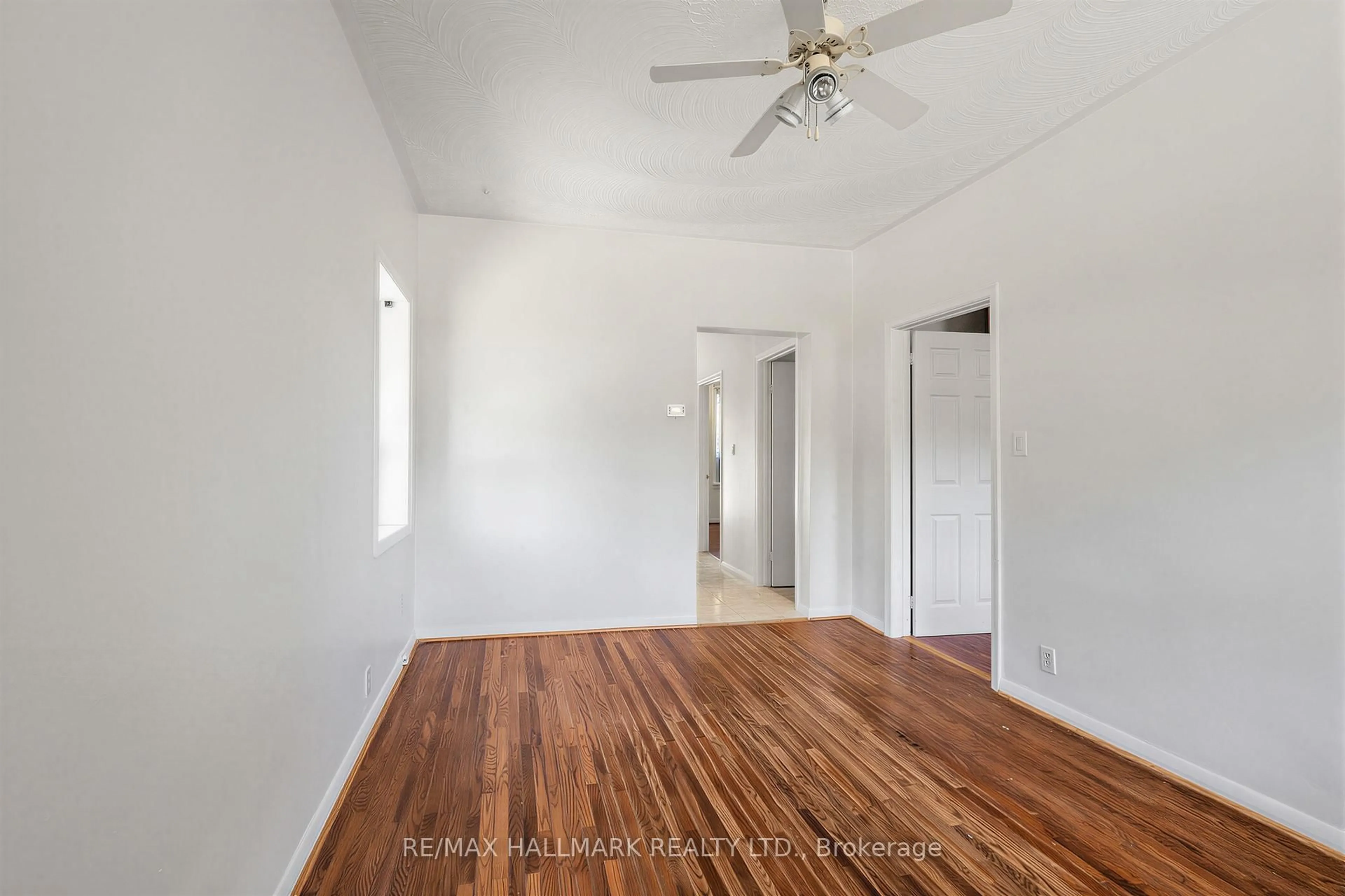 A pic of a room for 970 Cosburn Ave, Toronto Ontario M4C 2W9