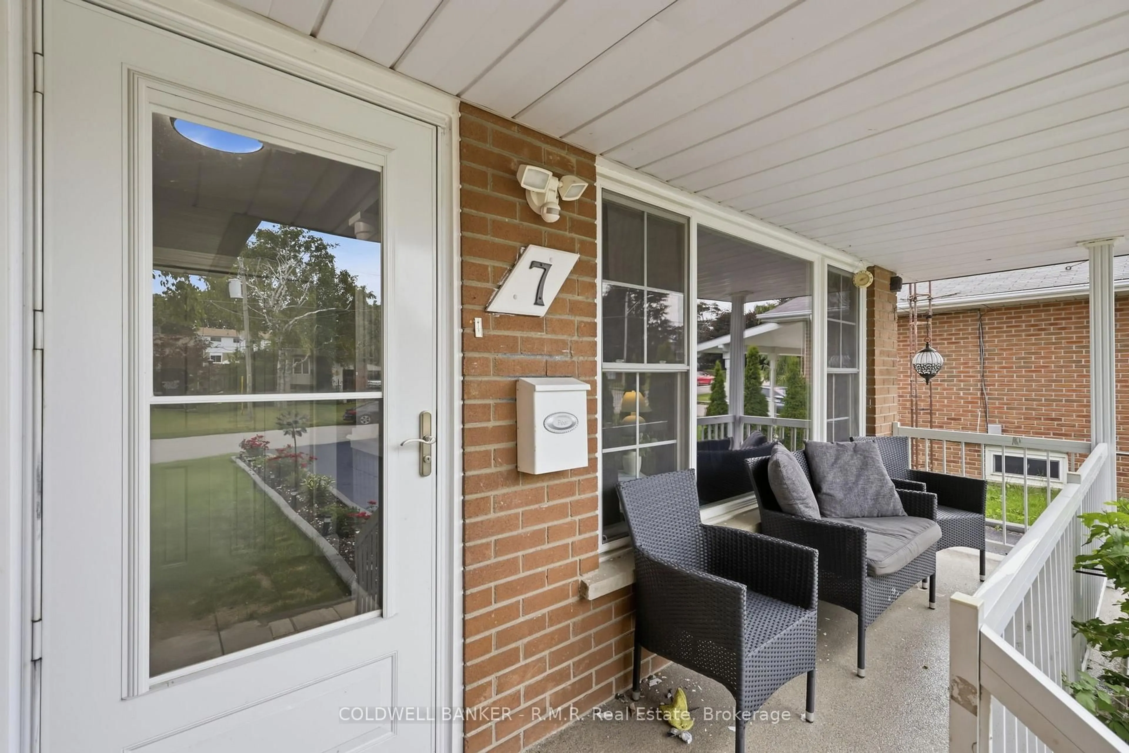 Patio, street for 7 Summerfield Crt, Clarington Ontario L1C 2E8