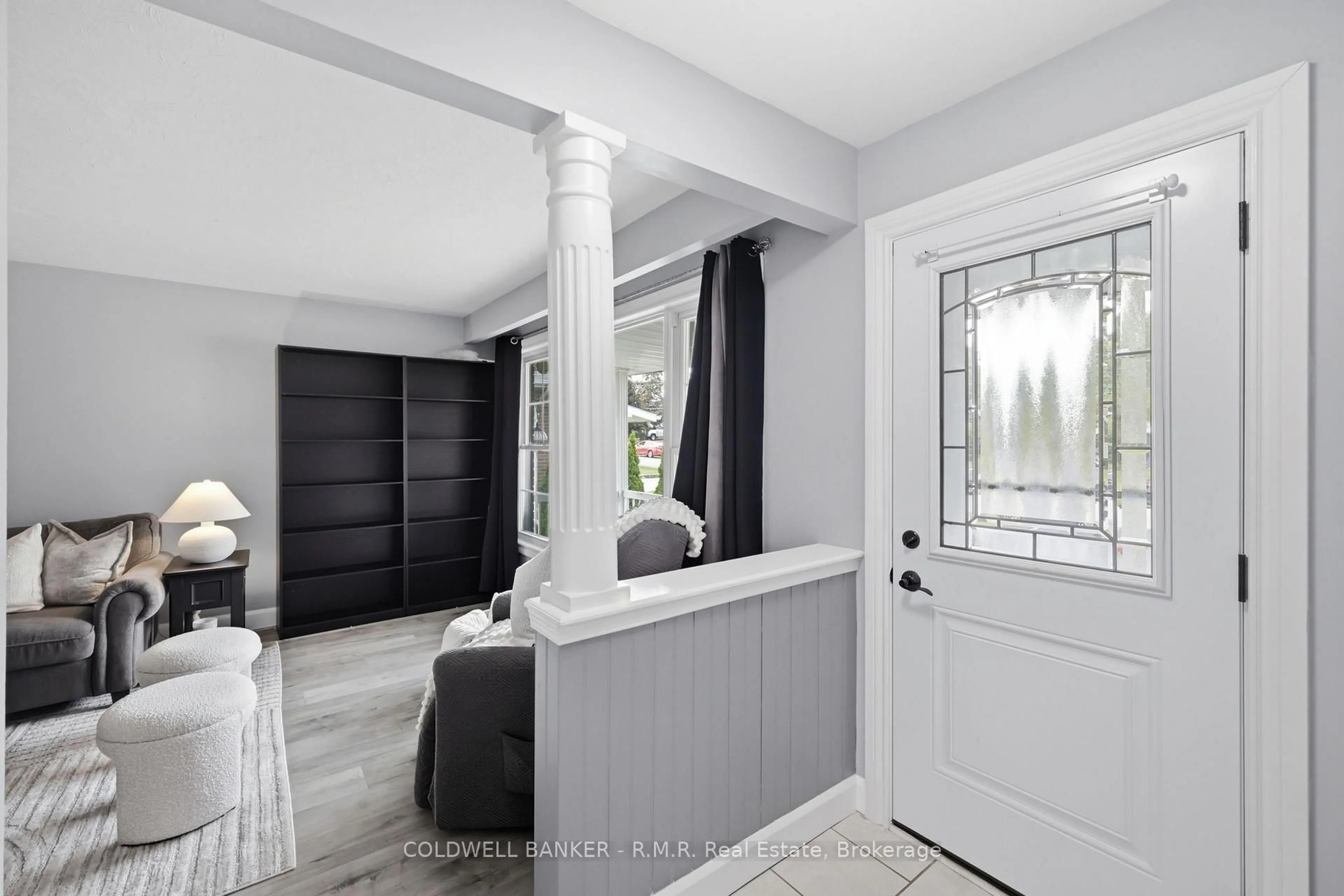 Indoor entryway for 7 Summerfield Crt, Clarington Ontario L1C 2E8