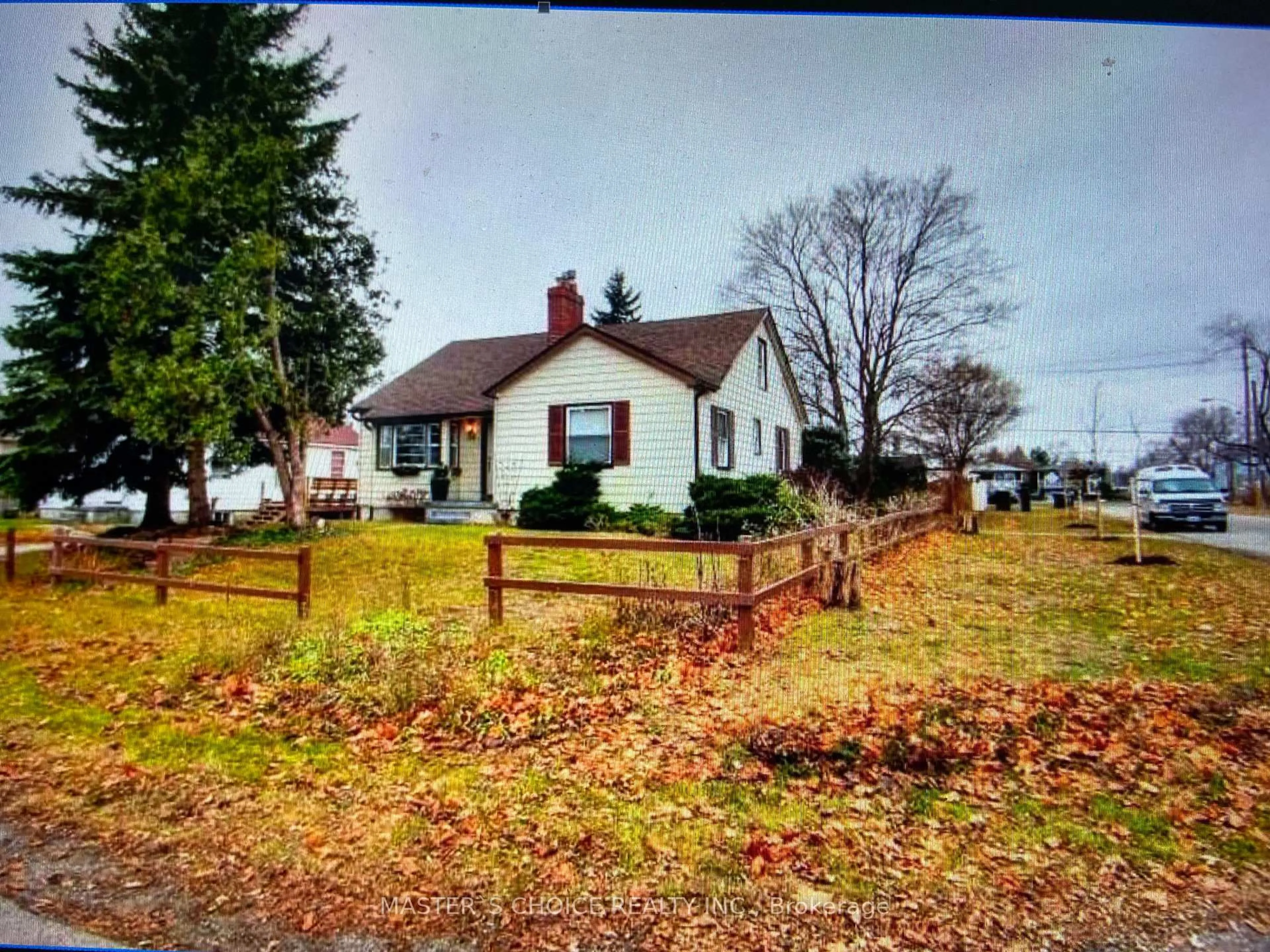 A pic from outside/outdoor area/front of a property/back of a property/a pic from drone, street for 34 Amiens Rd, Toronto Ontario M1E 3S6